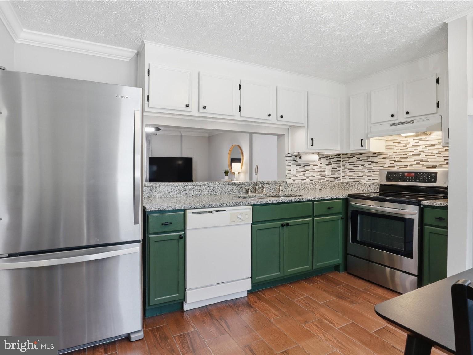 7027 BRYANT TOWNE COURT