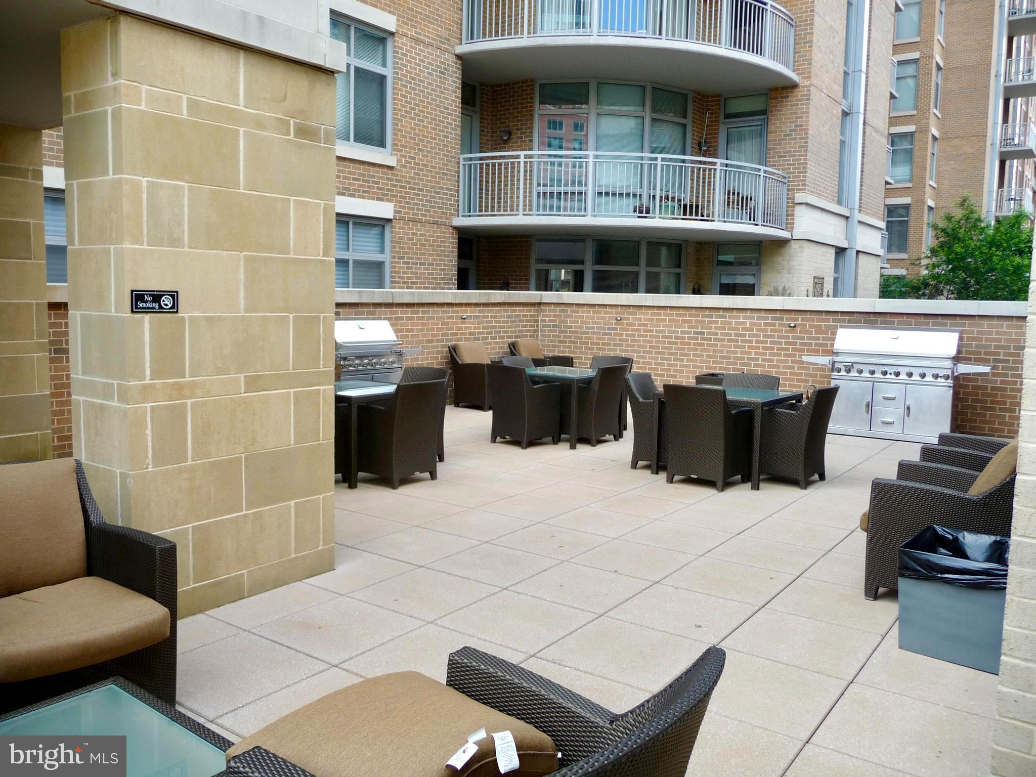 MIDTOWN AT RESTON TOWN CENTER - Residential