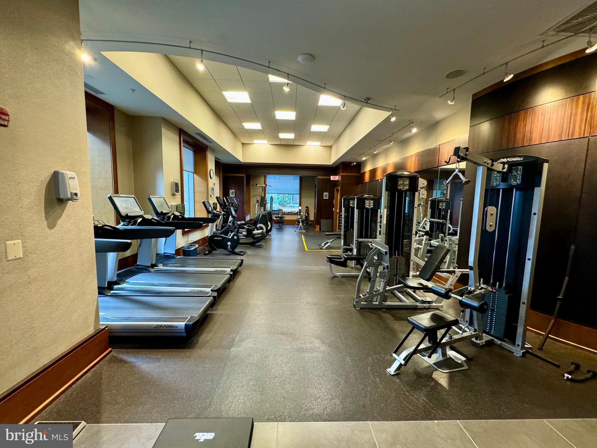 MIDTOWN AT RESTON TOWN CENTER - Residential