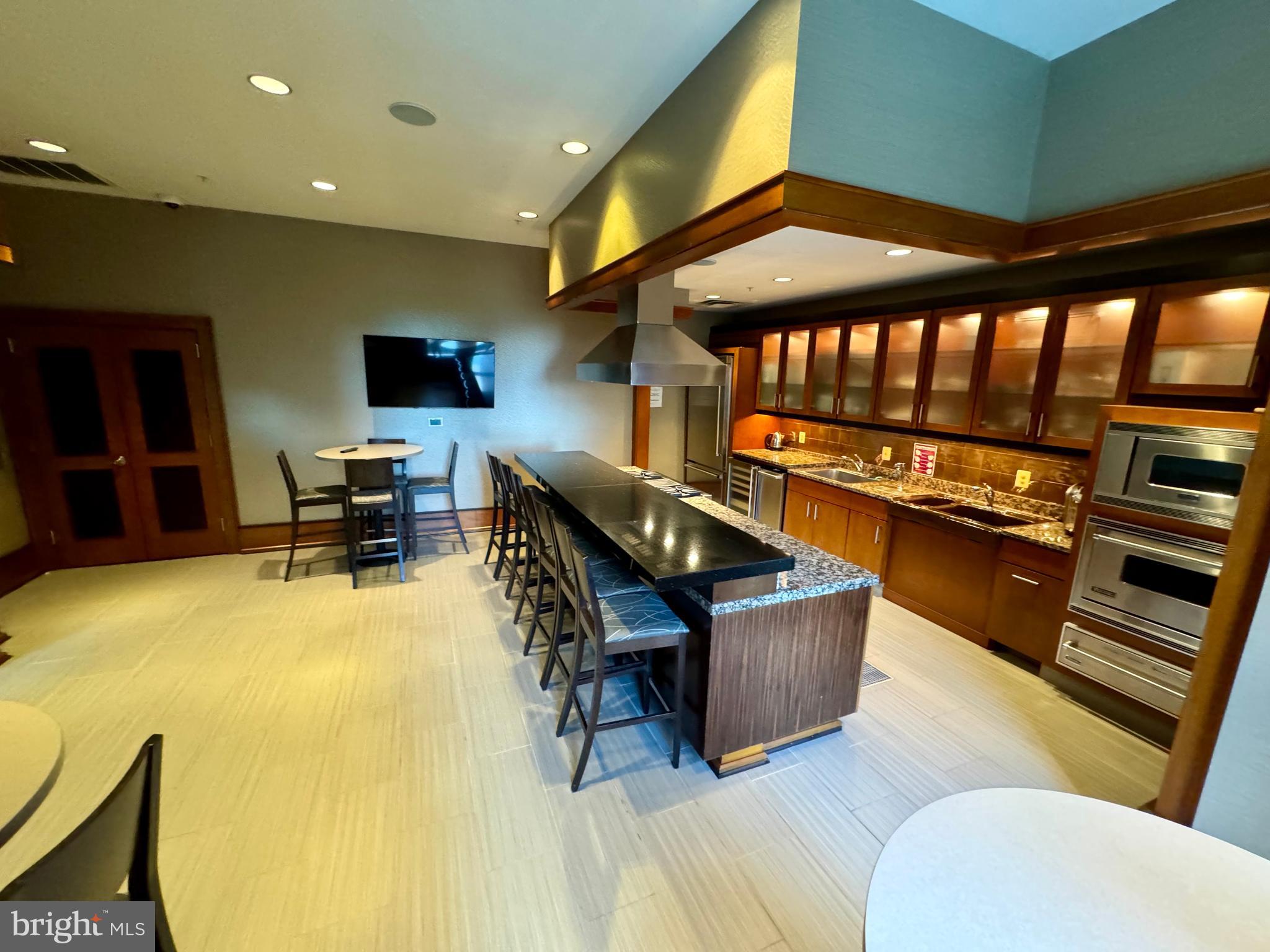 MIDTOWN AT RESTON TOWN CENTER - Residential