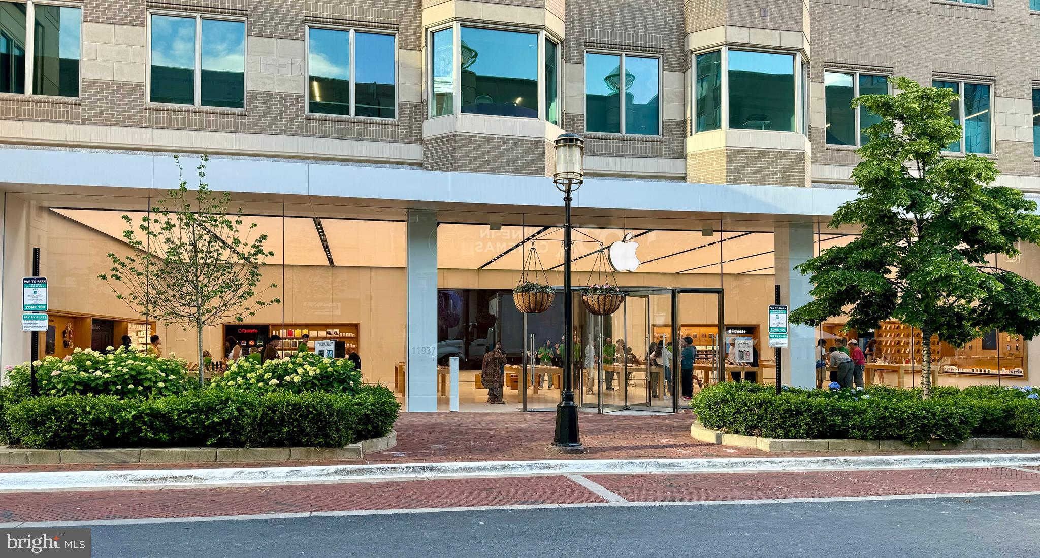 MIDTOWN AT RESTON TOWN CENTER - Residential
