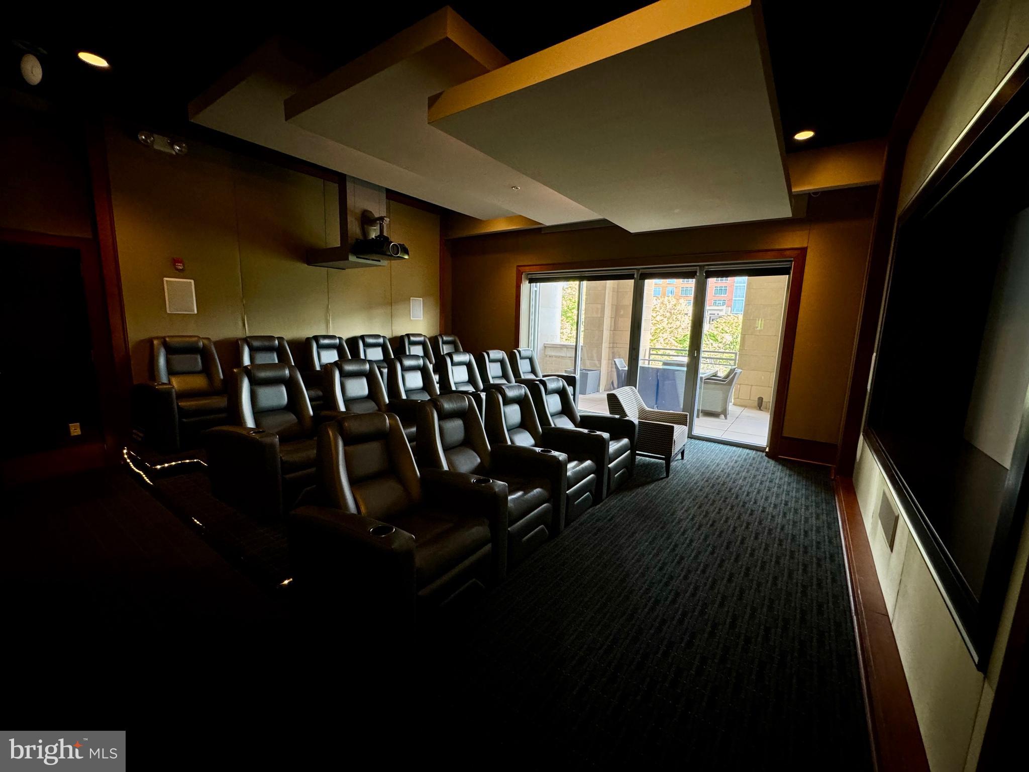 MIDTOWN AT RESTON TOWN CENTER - Residential