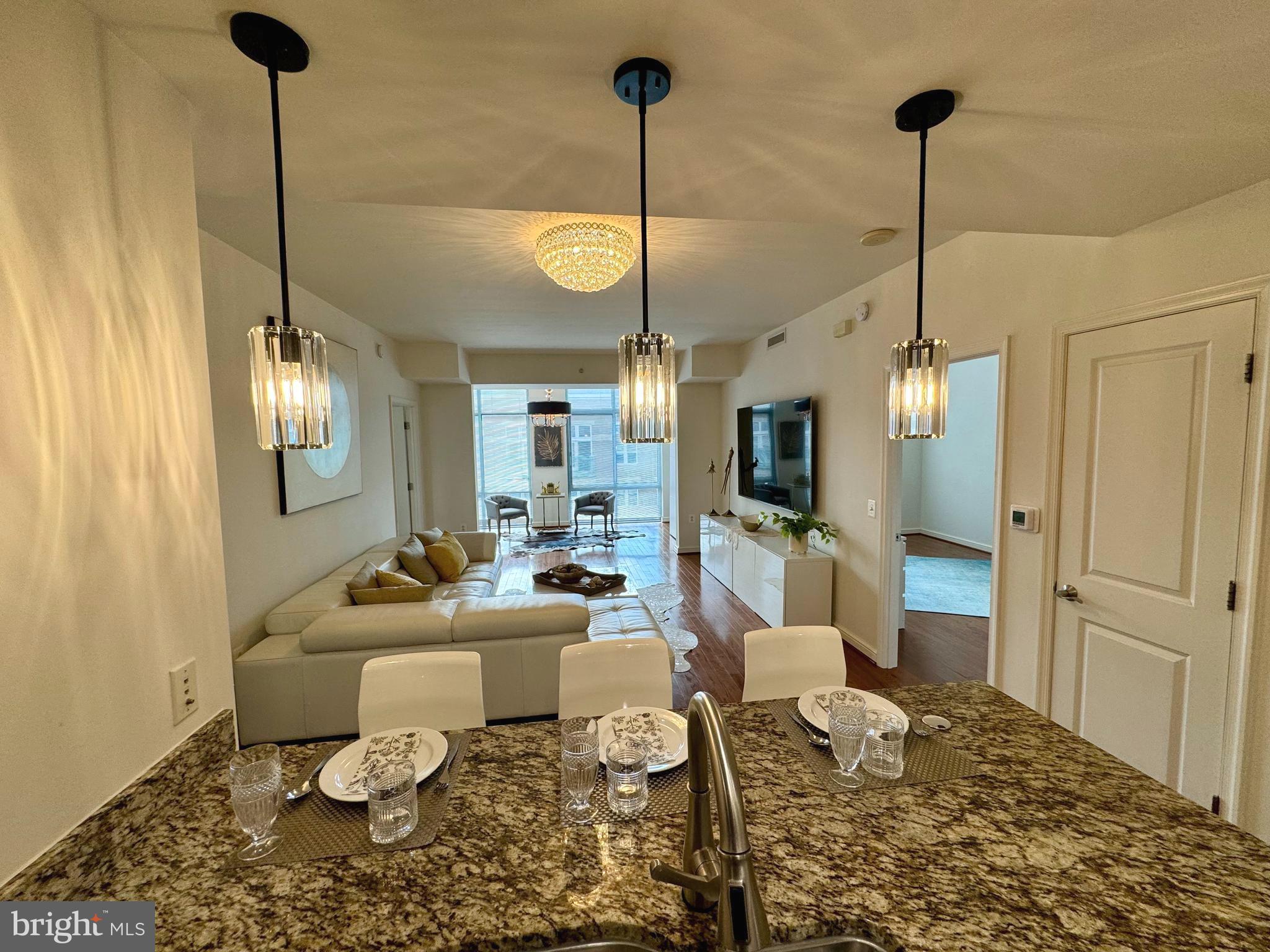 MIDTOWN AT RESTON TOWN CENTER - Residential