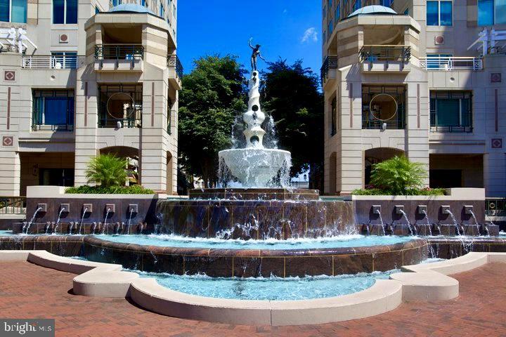 MIDTOWN AT RESTON TOWN CENTER - Residential