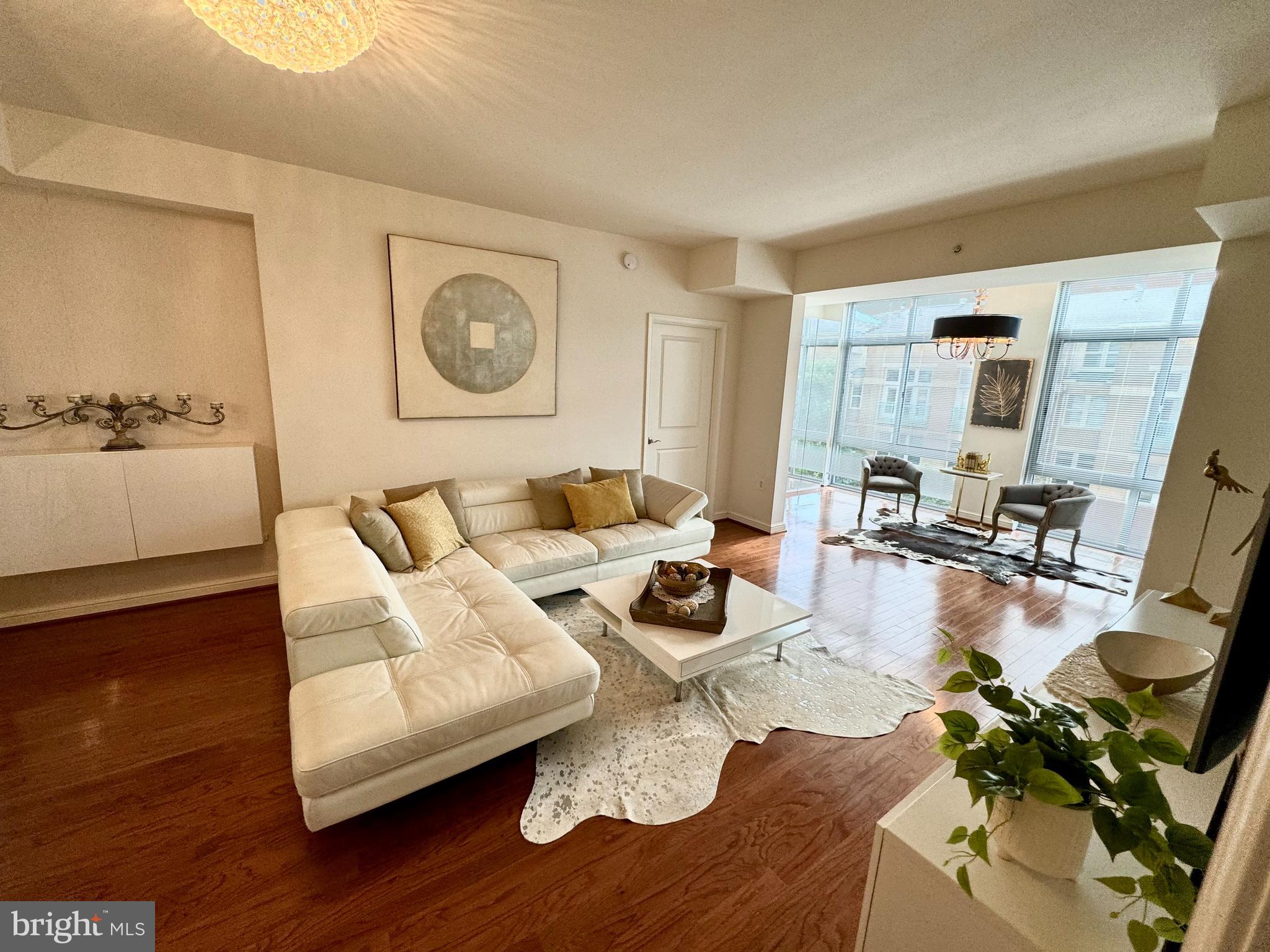 MIDTOWN AT RESTON TOWN CENTER - Residential