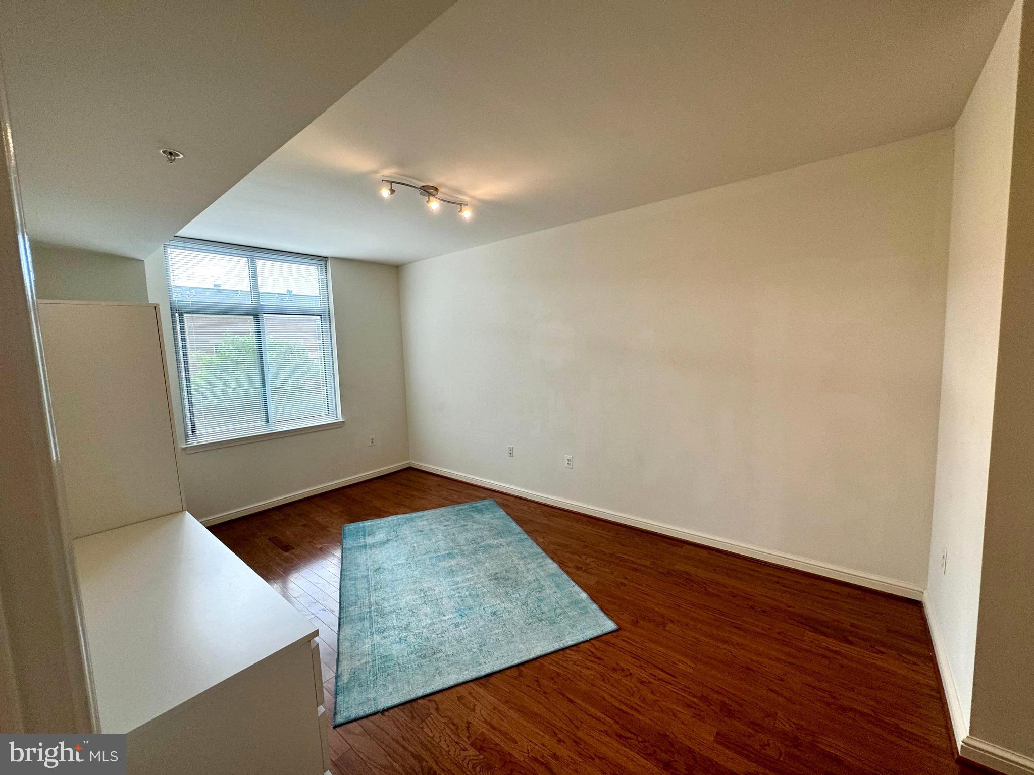 MIDTOWN AT RESTON TOWN CENTER - Residential