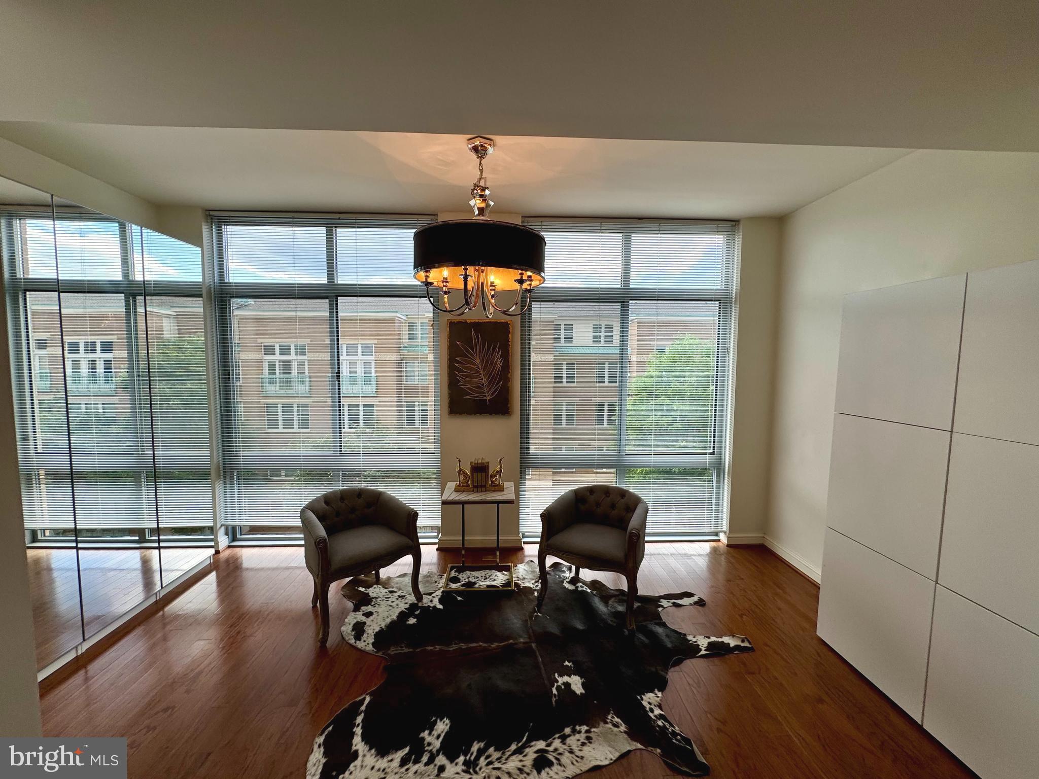 MIDTOWN AT RESTON TOWN CENTER - Residential