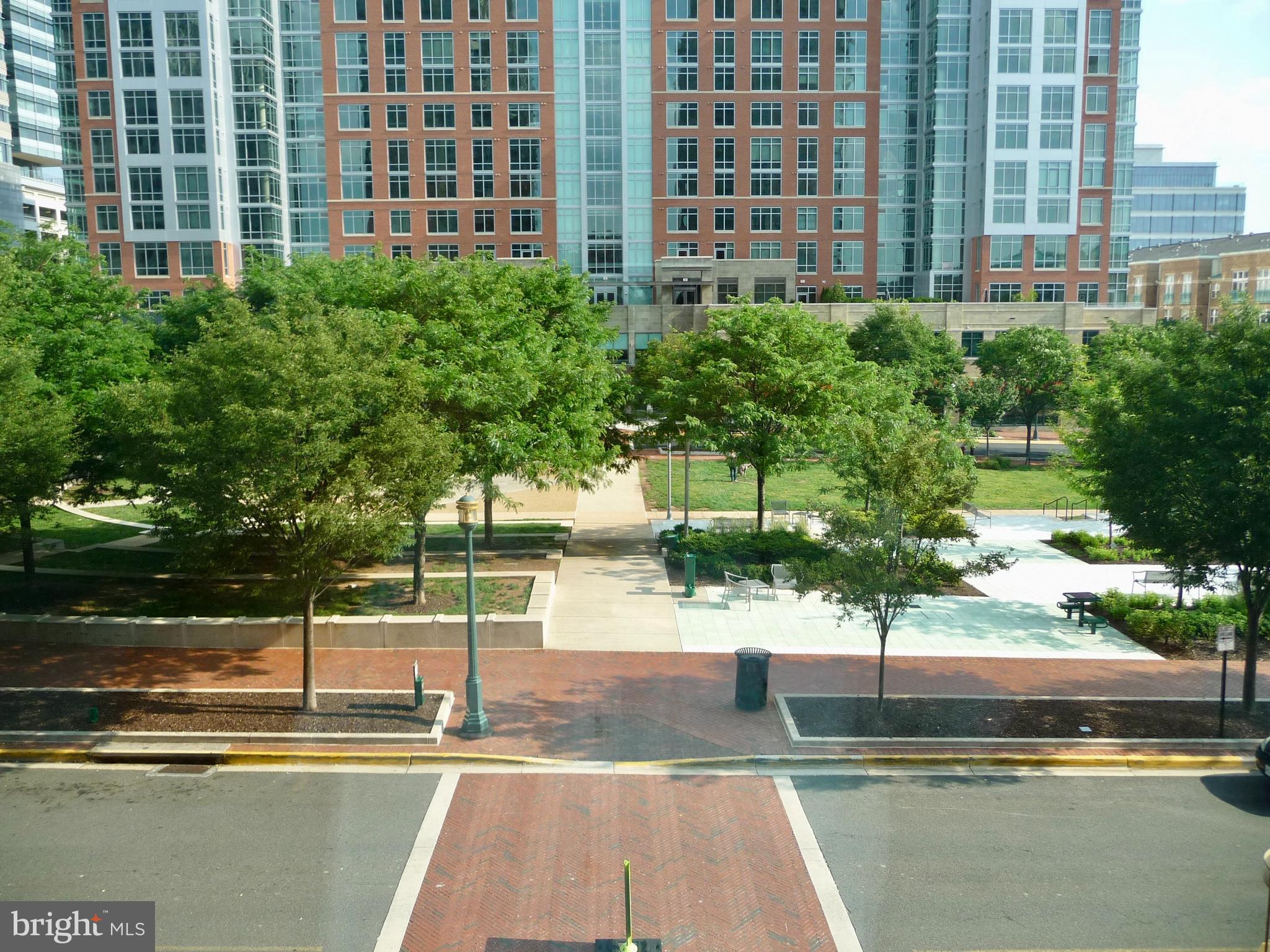 MIDTOWN AT RESTON TOWN CENTER - Residential