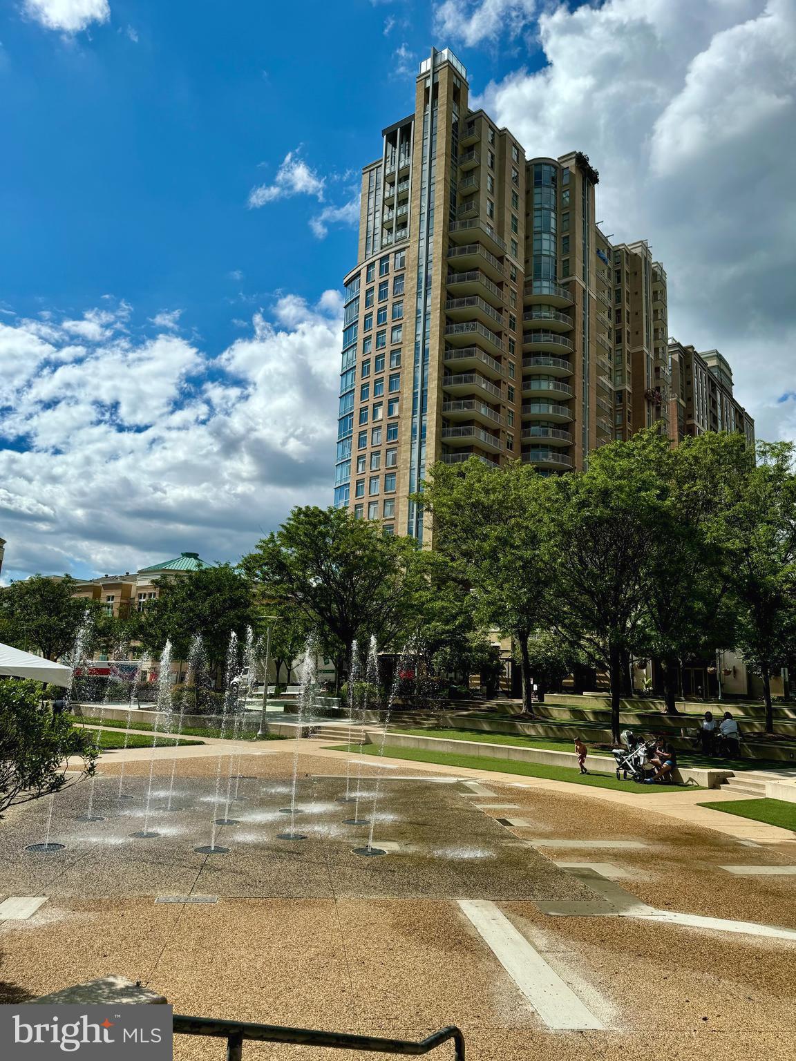 MIDTOWN AT RESTON TOWN CENTER - Residential