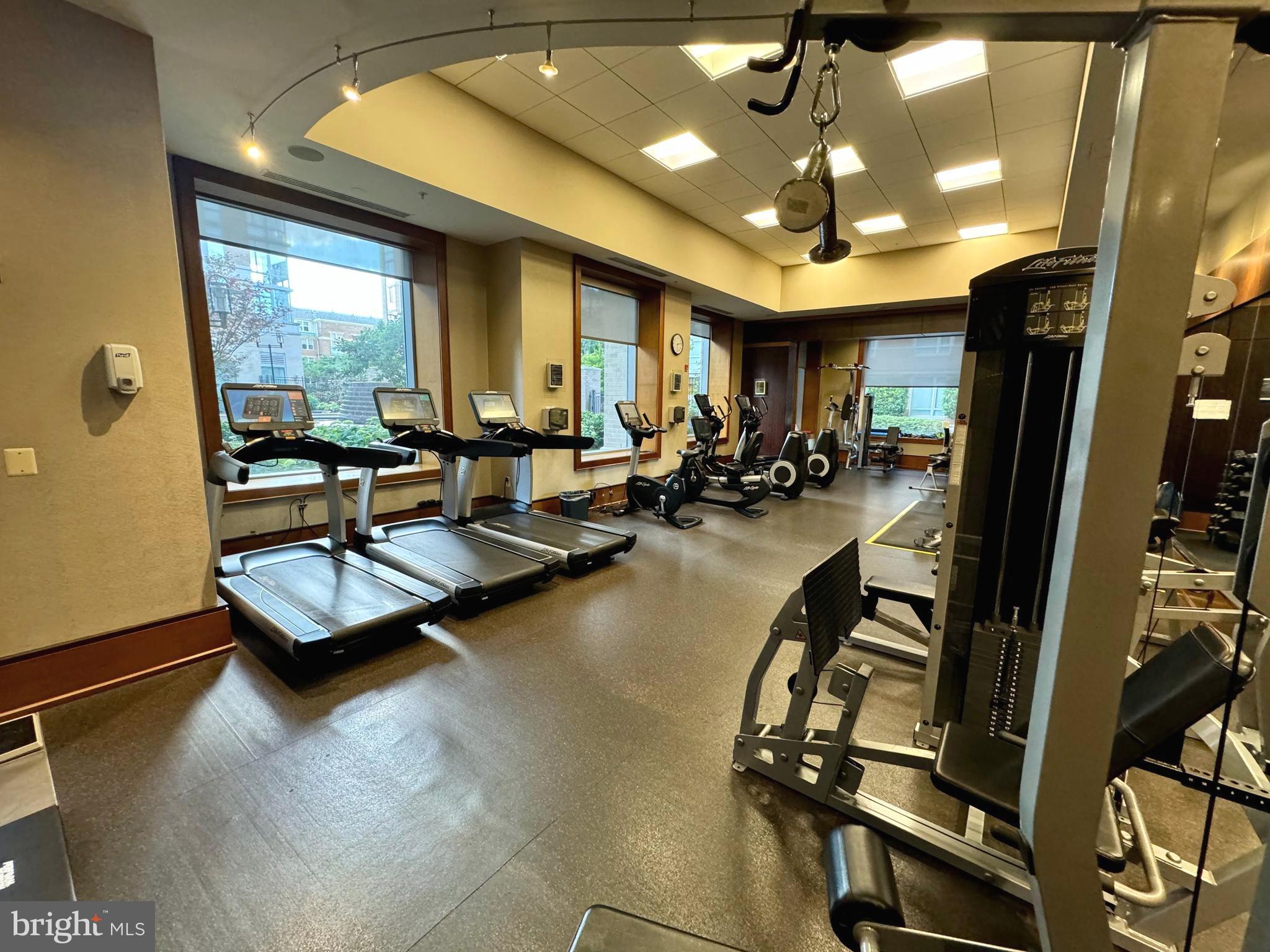 MIDTOWN AT RESTON TOWN CENTER - Residential