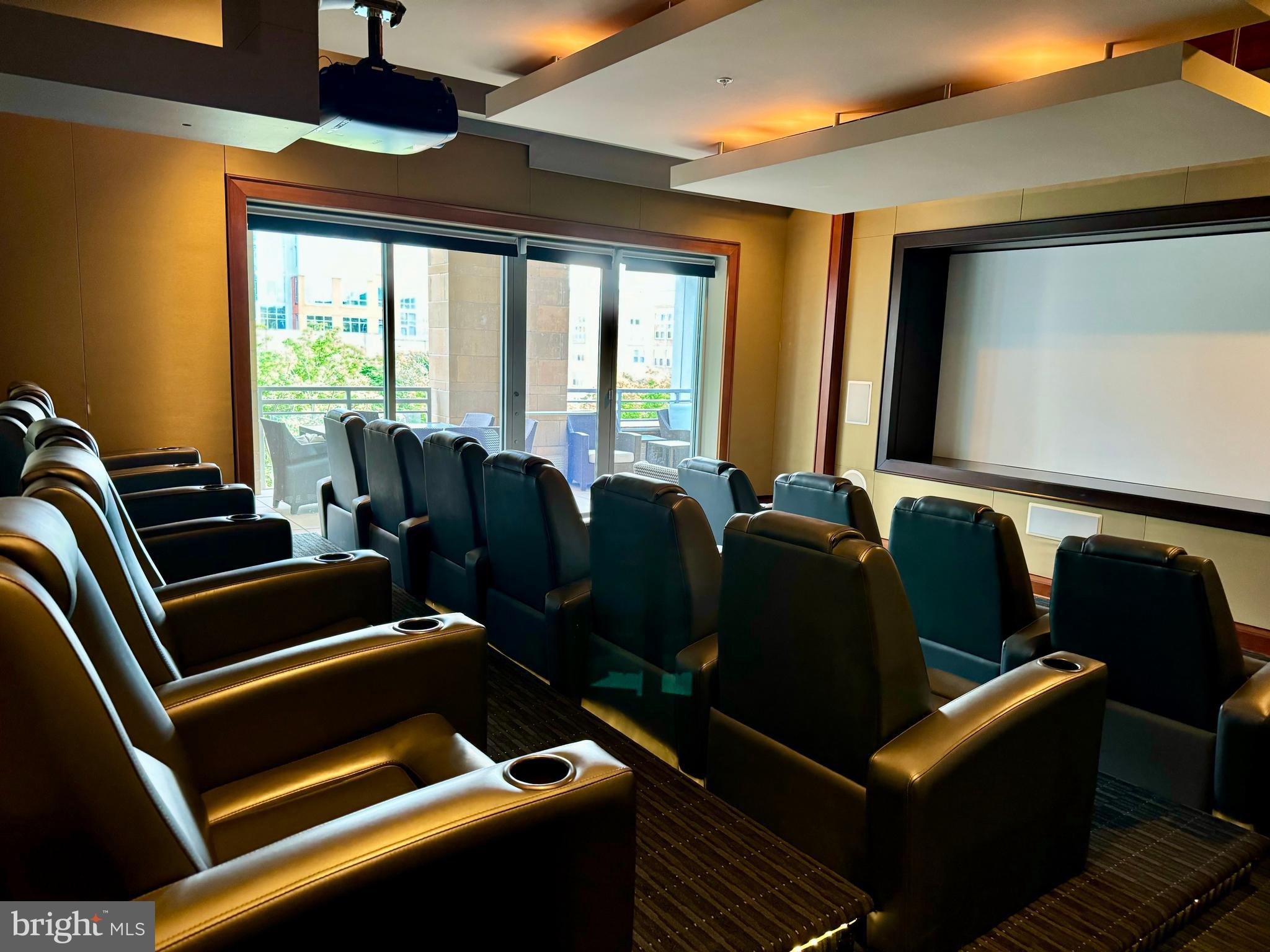 MIDTOWN AT RESTON TOWN CENTER - Residential