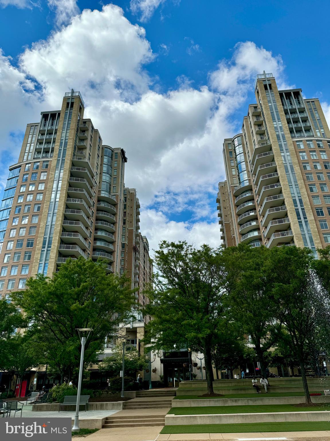 MIDTOWN AT RESTON TOWN CENTER - Residential