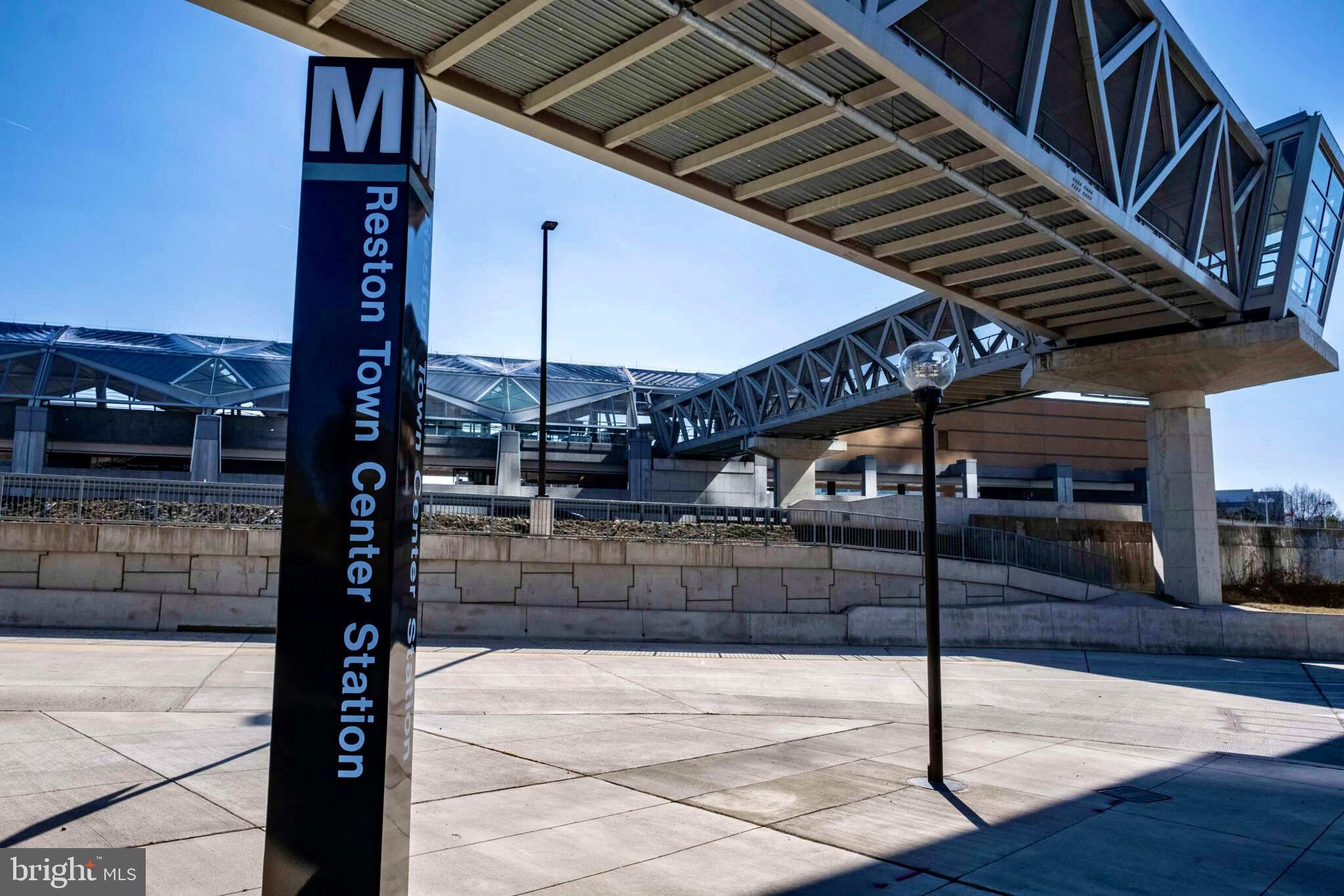 MIDTOWN AT RESTON TOWN CENTER - Residential