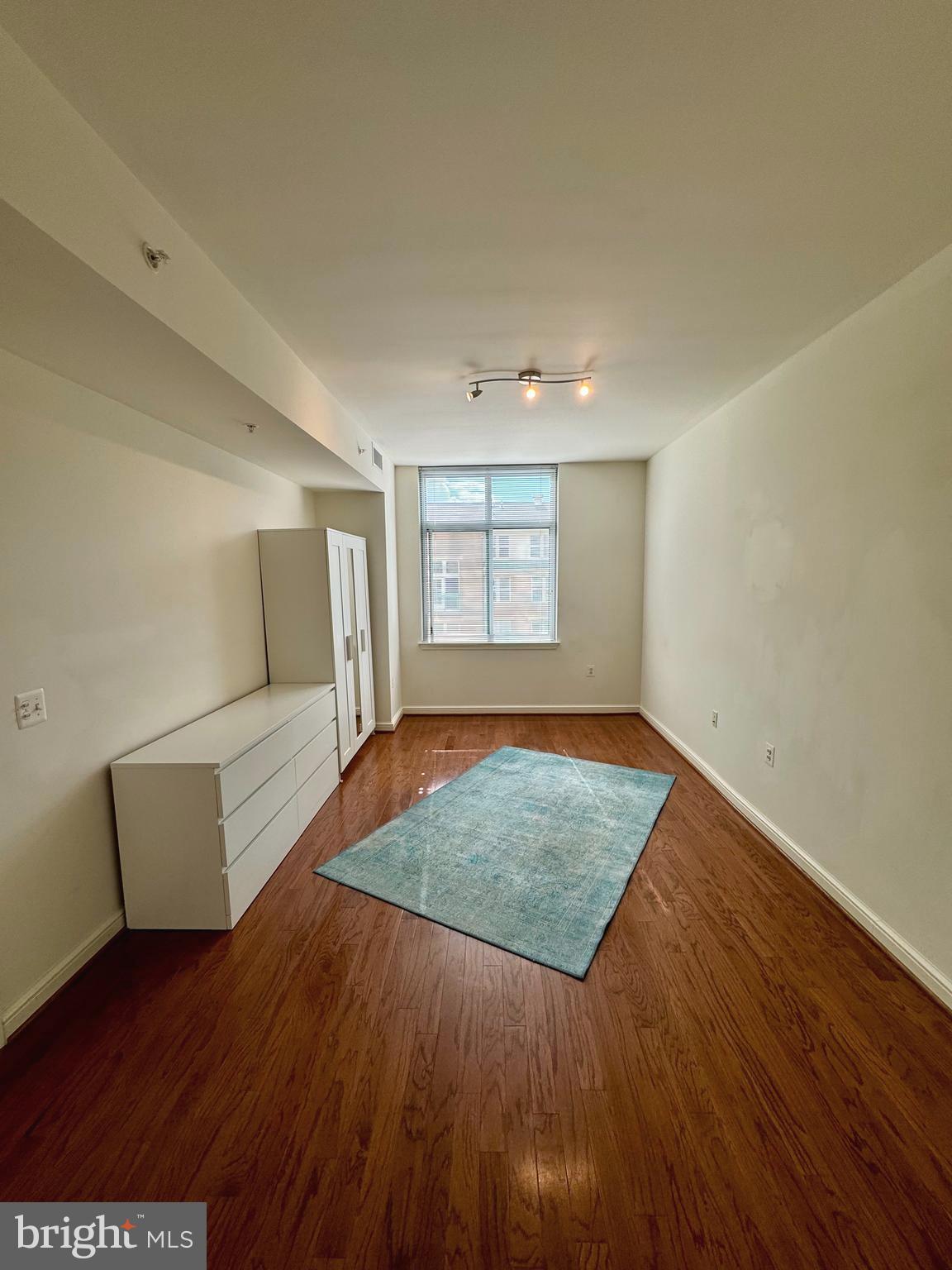 MIDTOWN AT RESTON TOWN CENTER - Residential