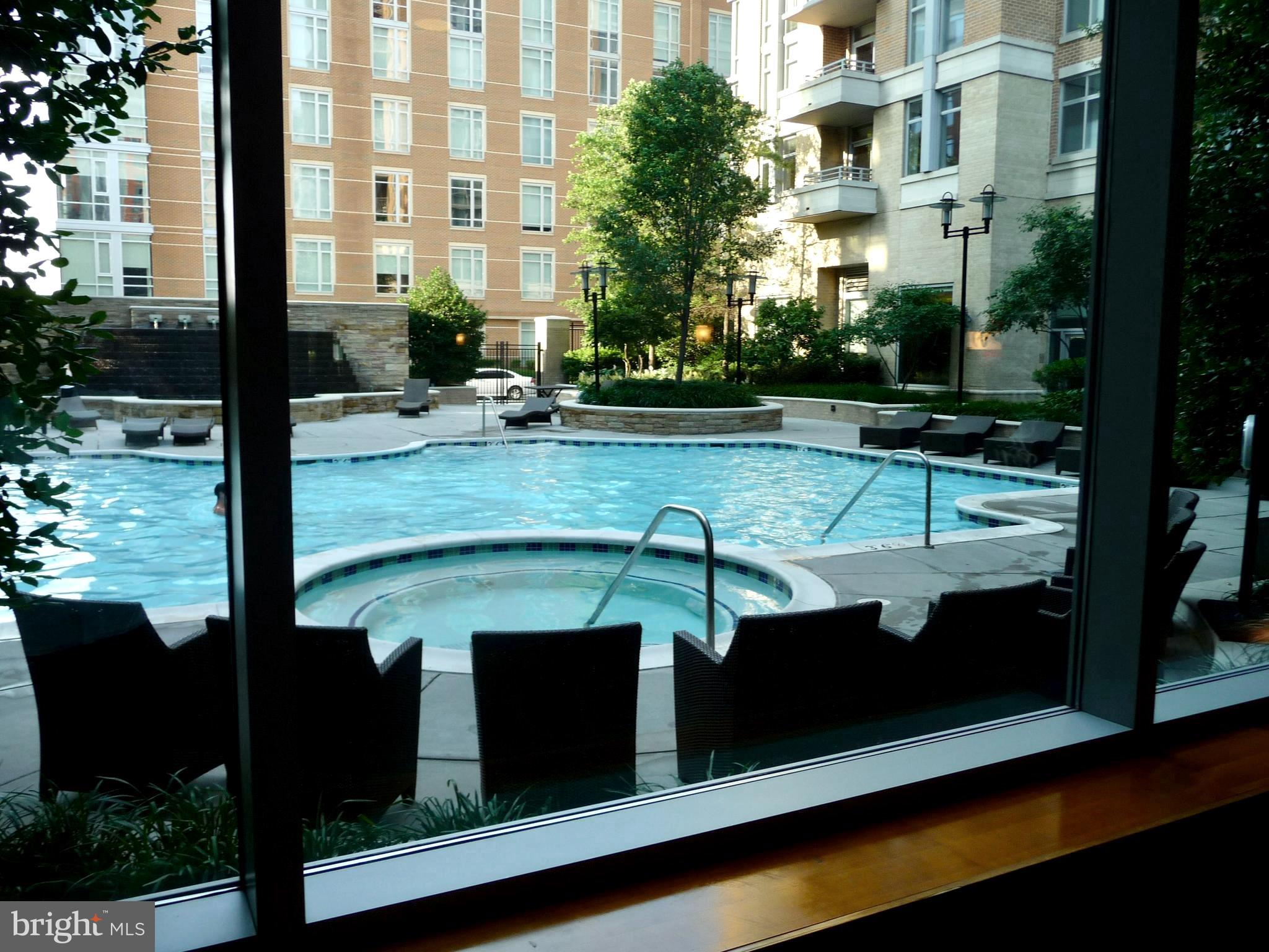 MIDTOWN AT RESTON TOWN CENTER - Residential