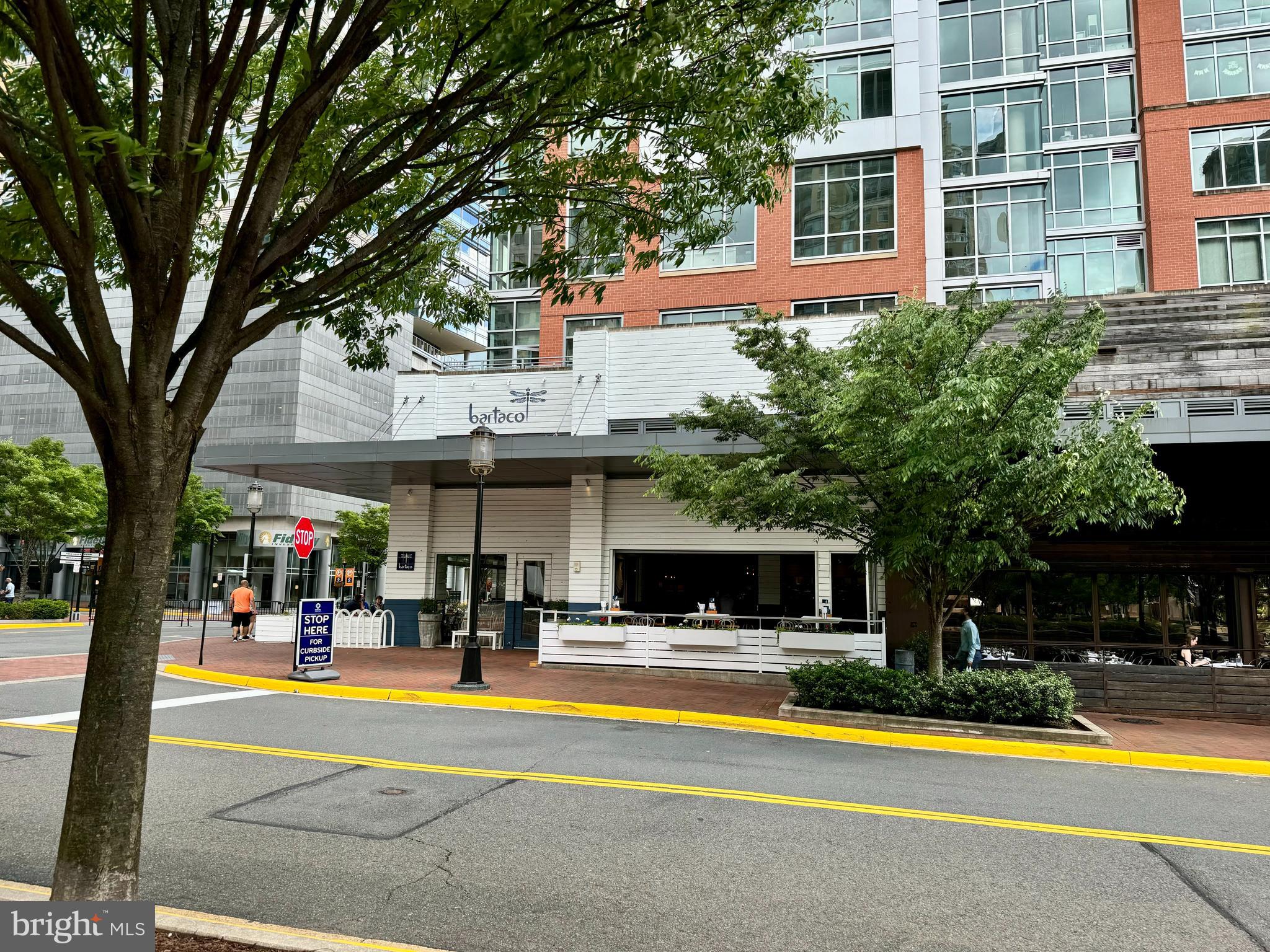 MIDTOWN AT RESTON TOWN CENTER - Residential