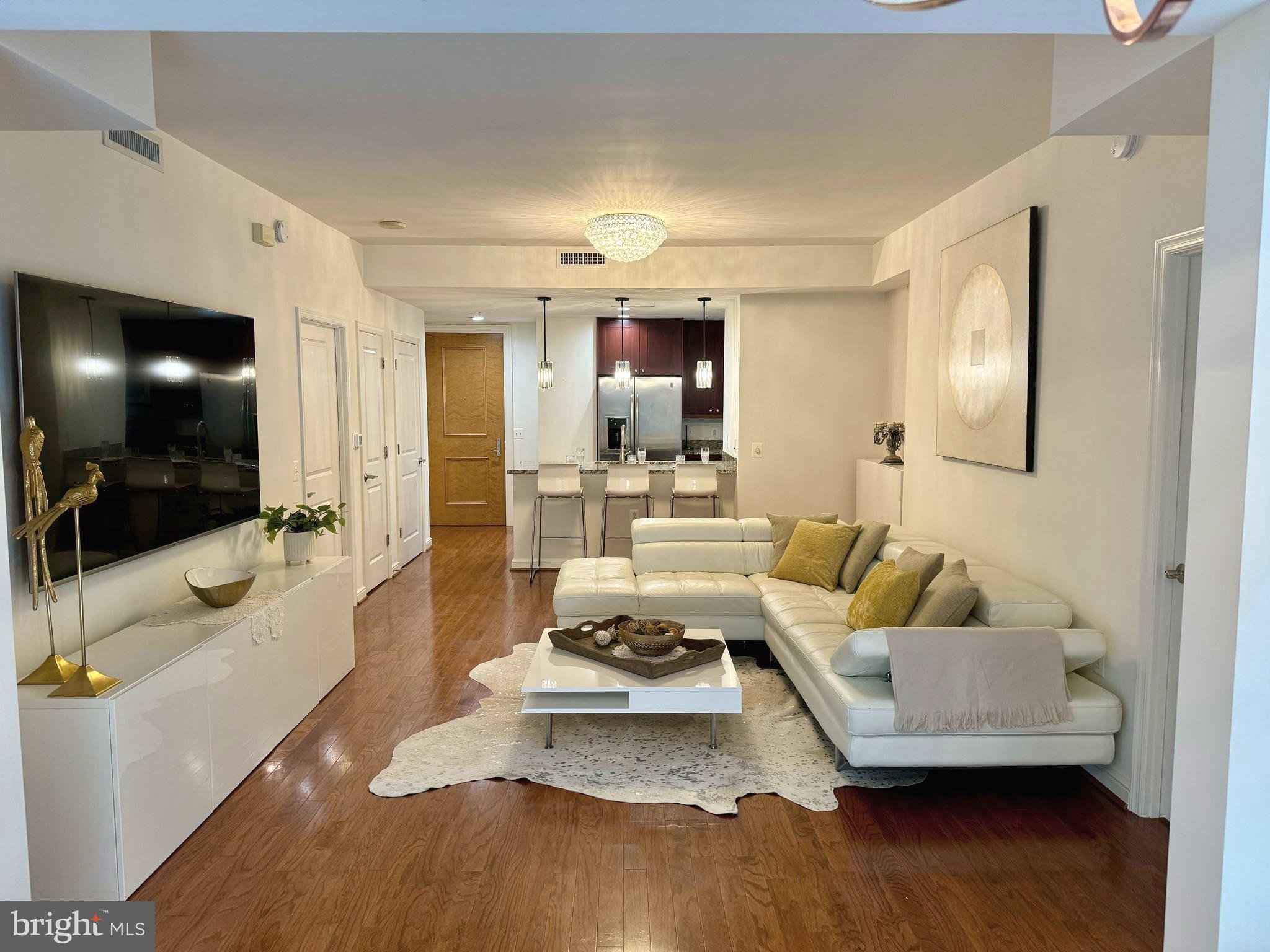 MIDTOWN AT RESTON TOWN CENTER - Residential