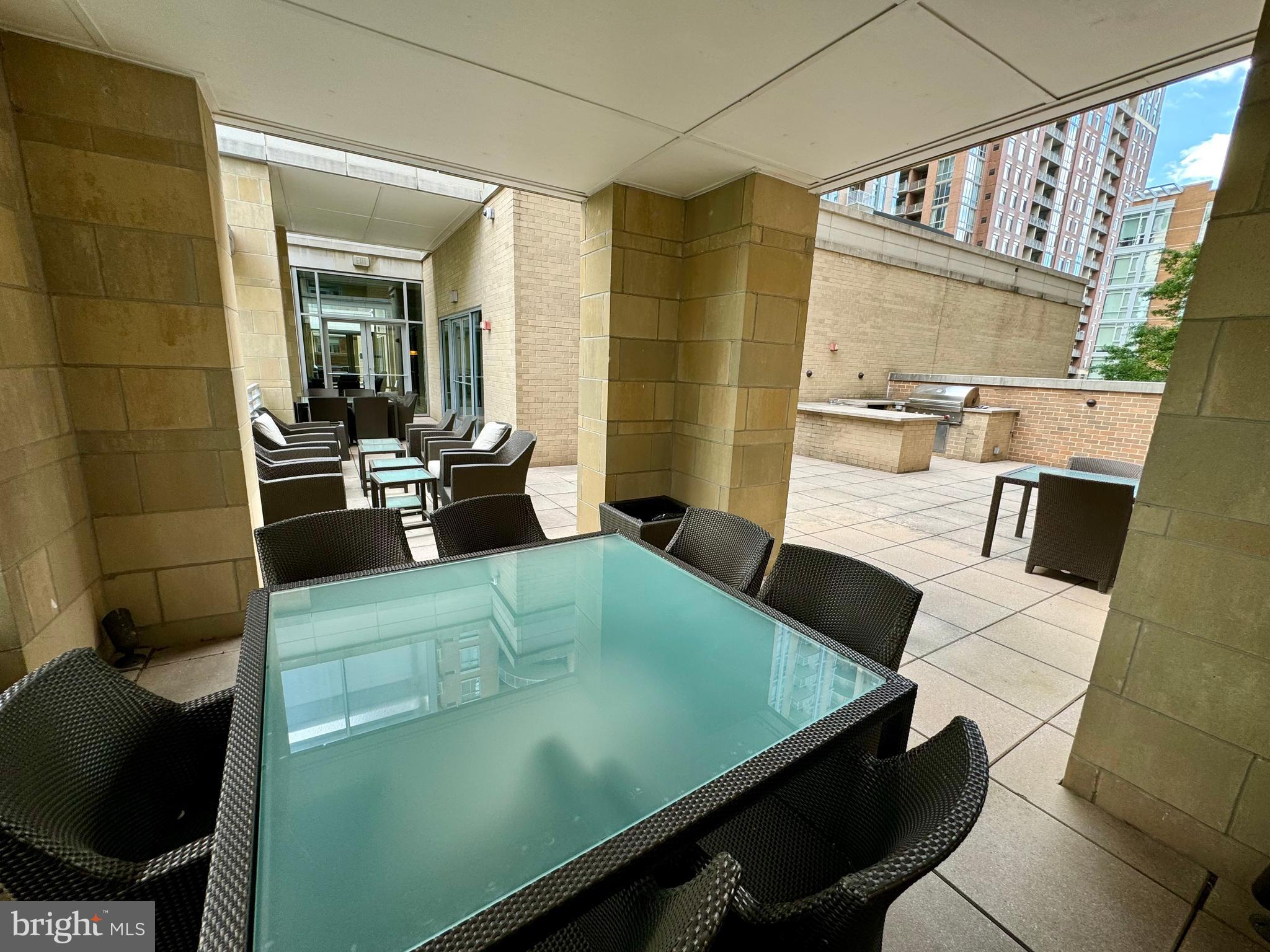 MIDTOWN AT RESTON TOWN CENTER - Residential