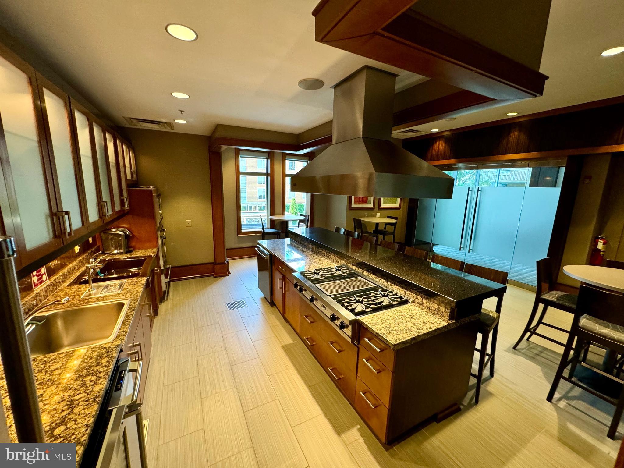 MIDTOWN AT RESTON TOWN CENTER - Residential