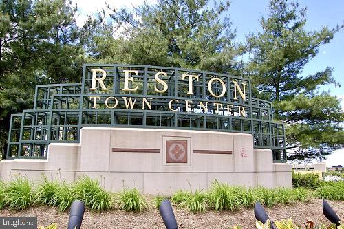 MIDTOWN AT RESTON TOWN CENTER - Residential