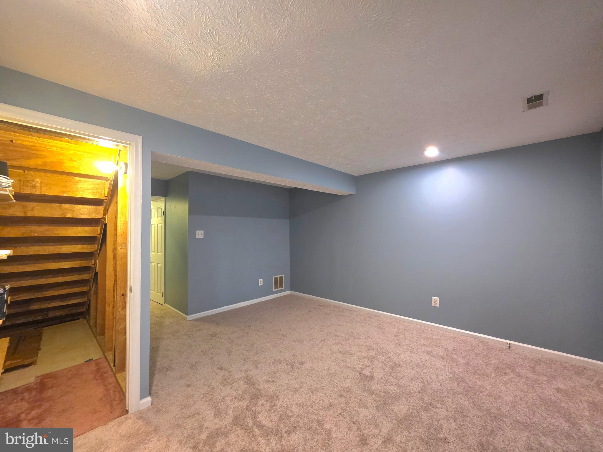 NEWINGTON HEIGHTS - Residential Lease