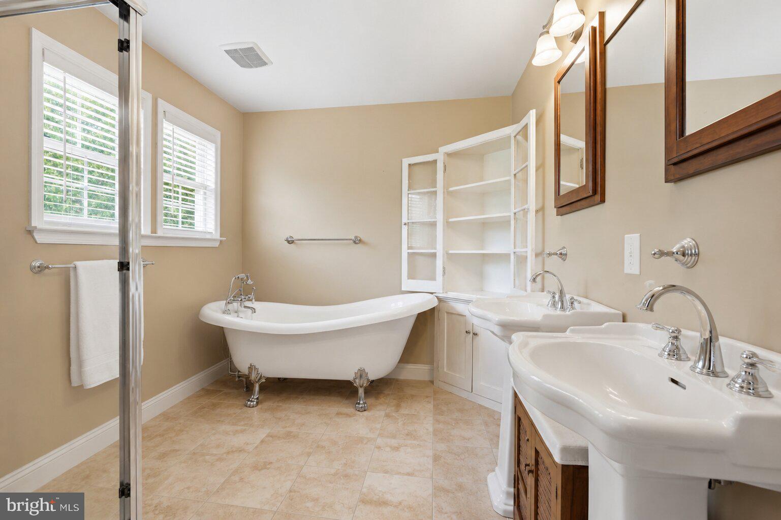 FOXLEIGH MEADOWS - Residential