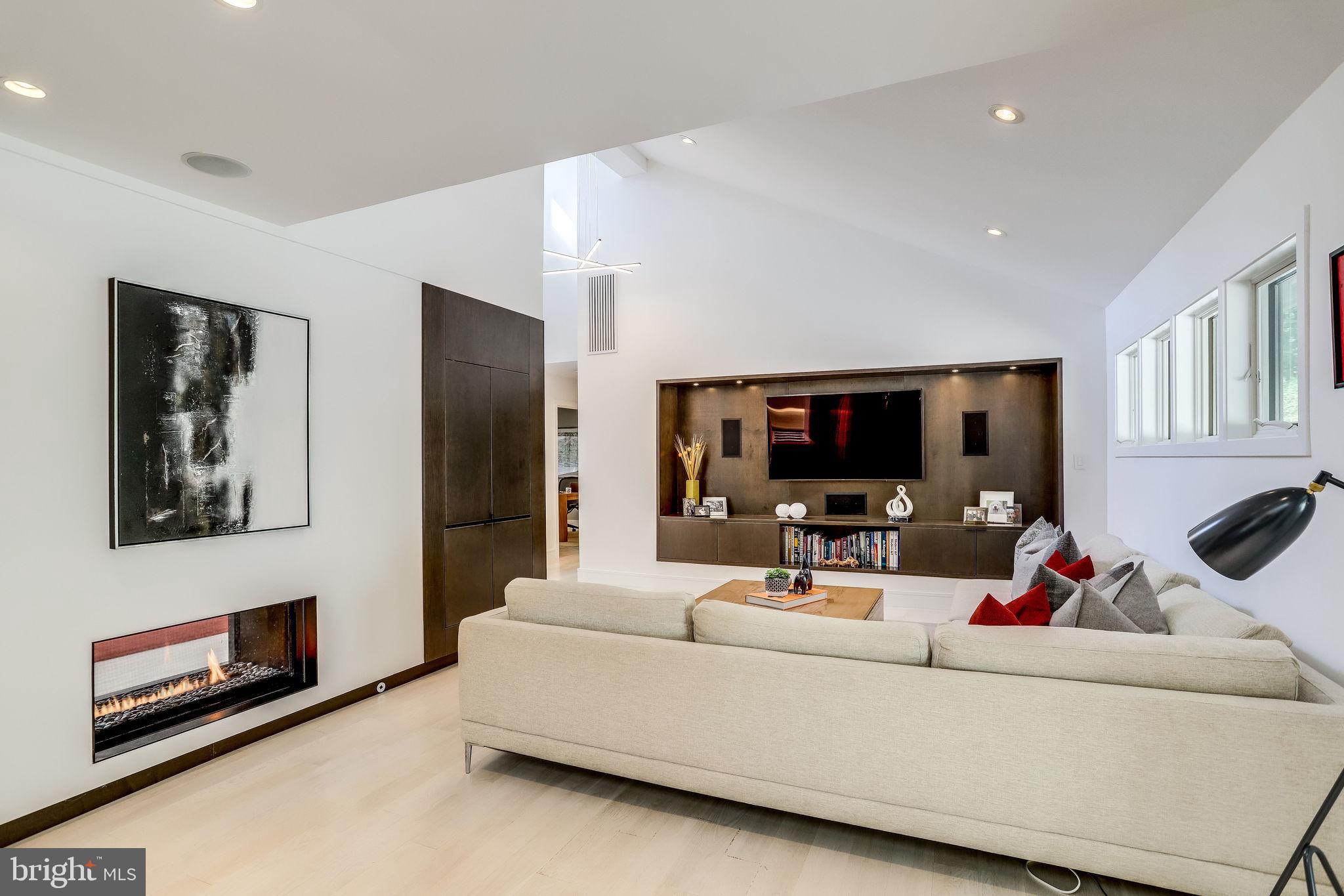 BELLEVUE FOREST - Residential