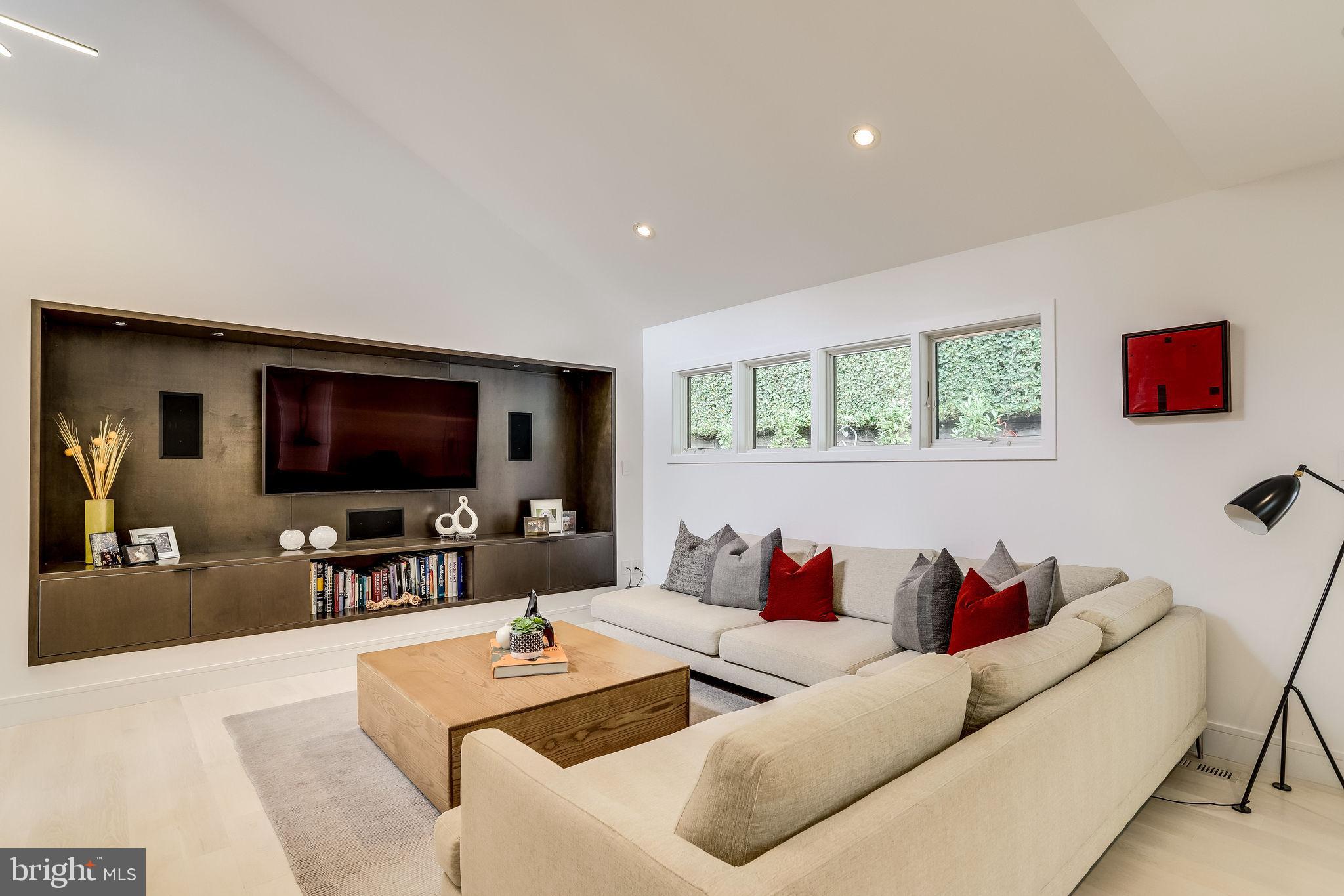 BELLEVUE FOREST - Residential