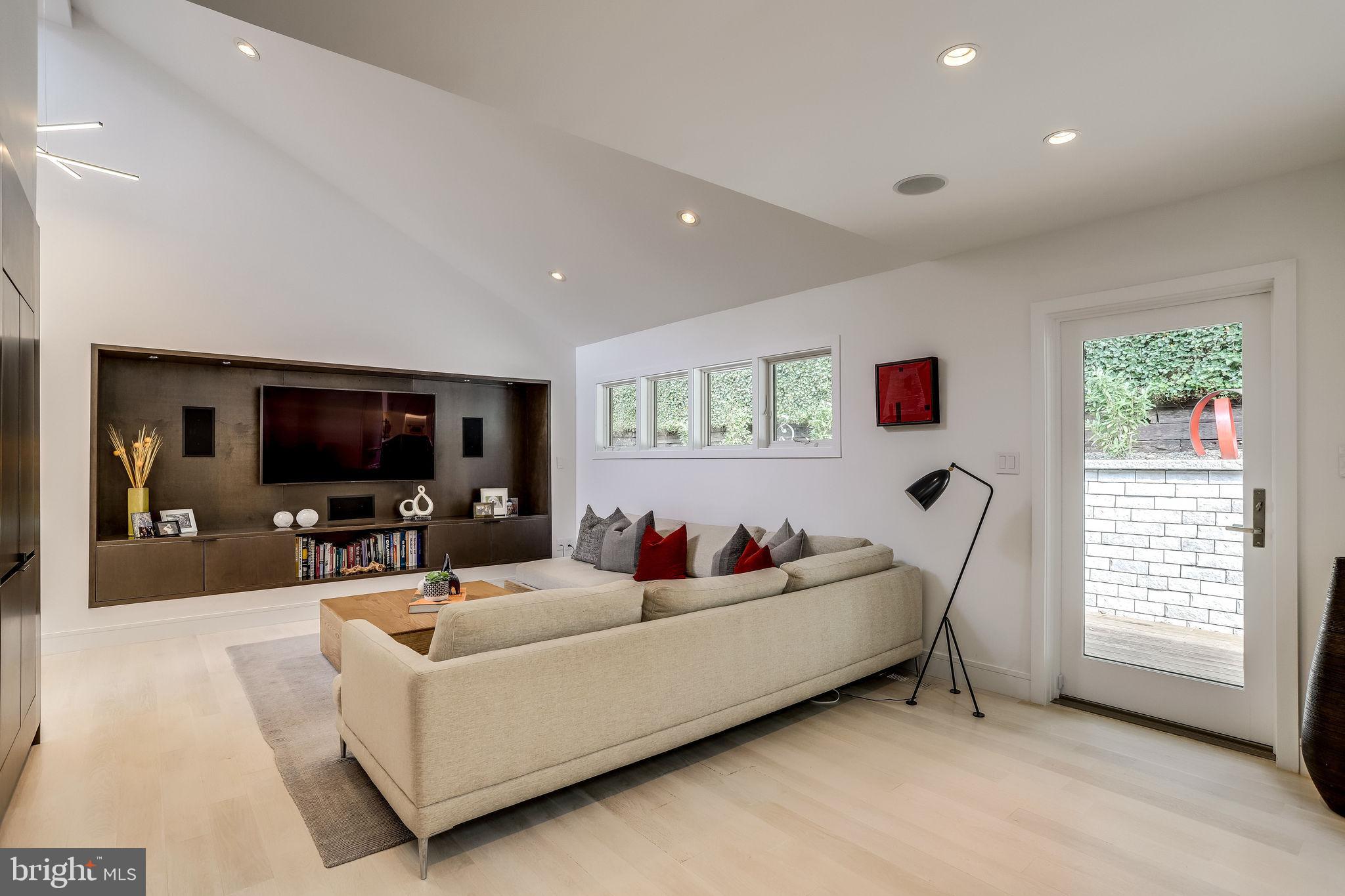 BELLEVUE FOREST - Residential