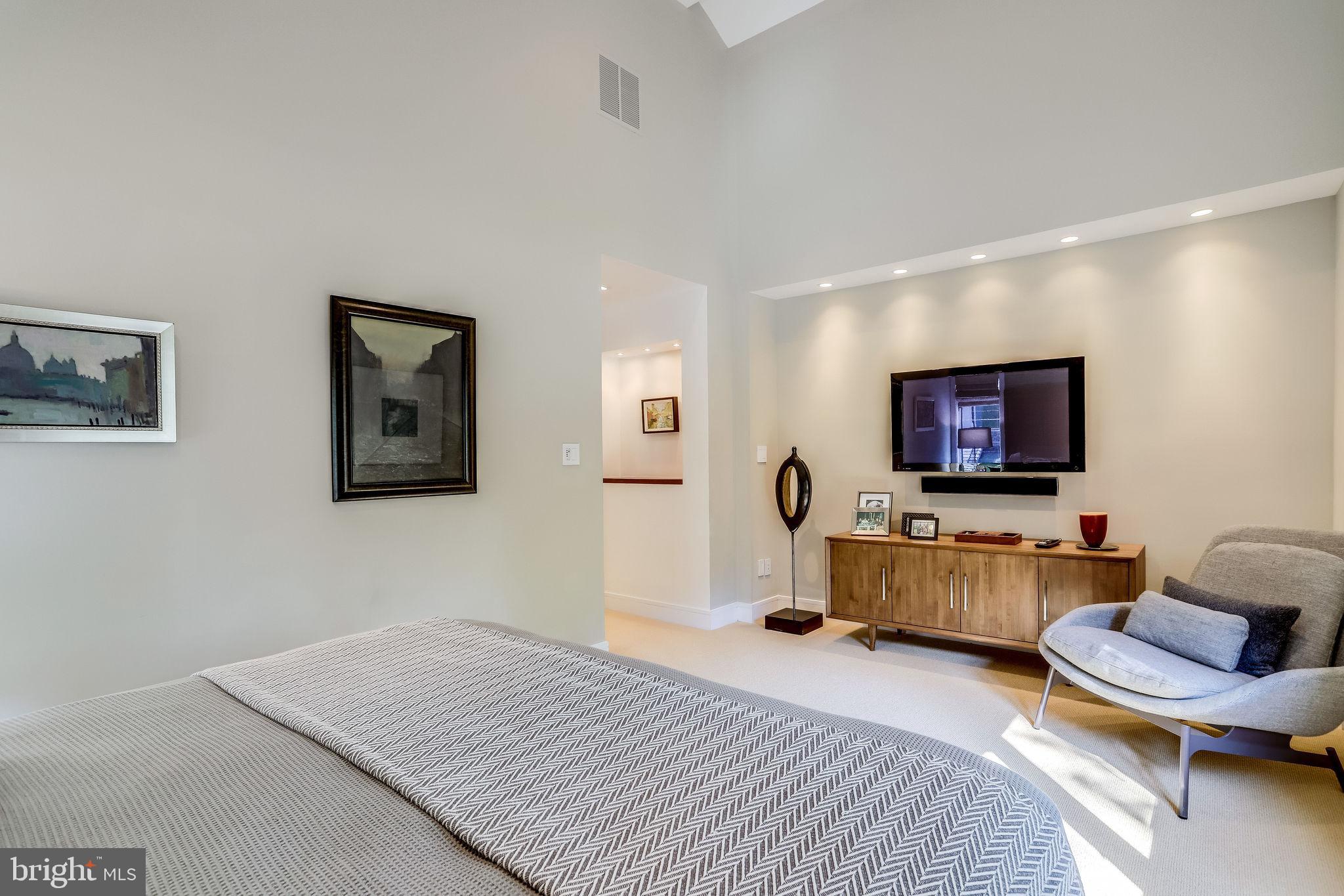 BELLEVUE FOREST - Residential