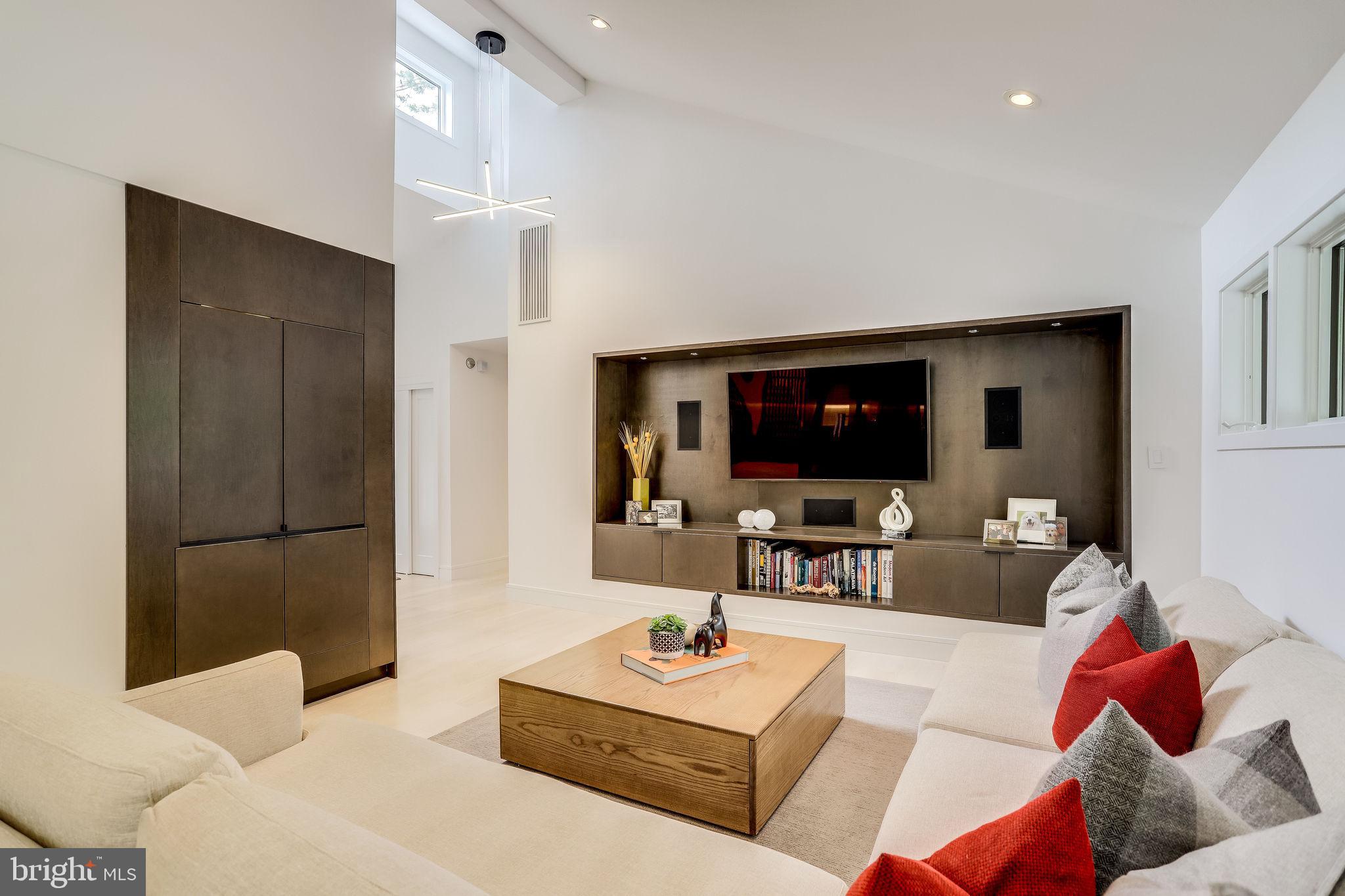 BELLEVUE FOREST - Residential