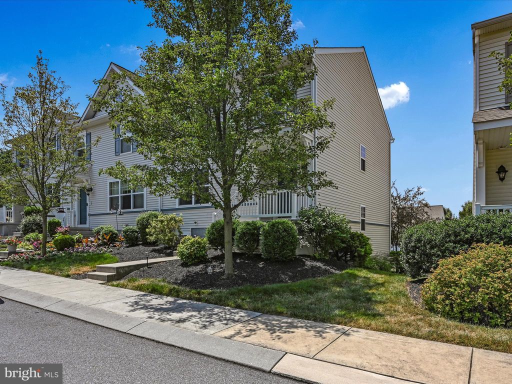 Photo of 525 Moreland Court N, Willow Street, PA 17584 (MLS # PALA2052940)