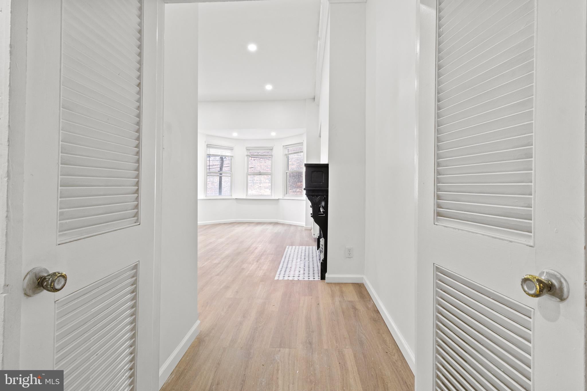 1602 S BROAD STREET 00 2