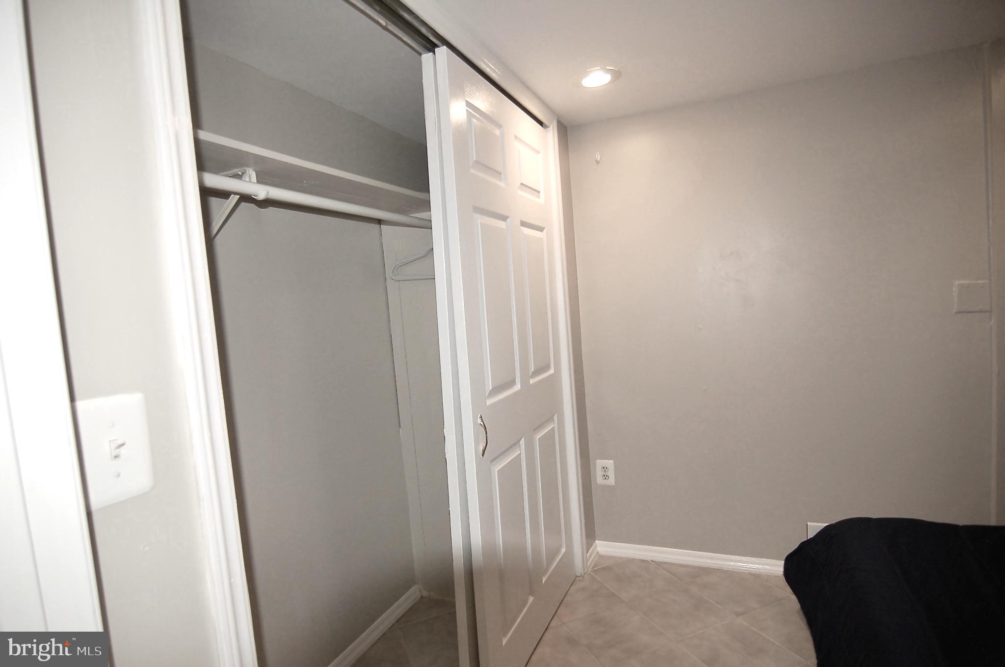 BROYHILL LANGLEY ESTATES - Residential Lease