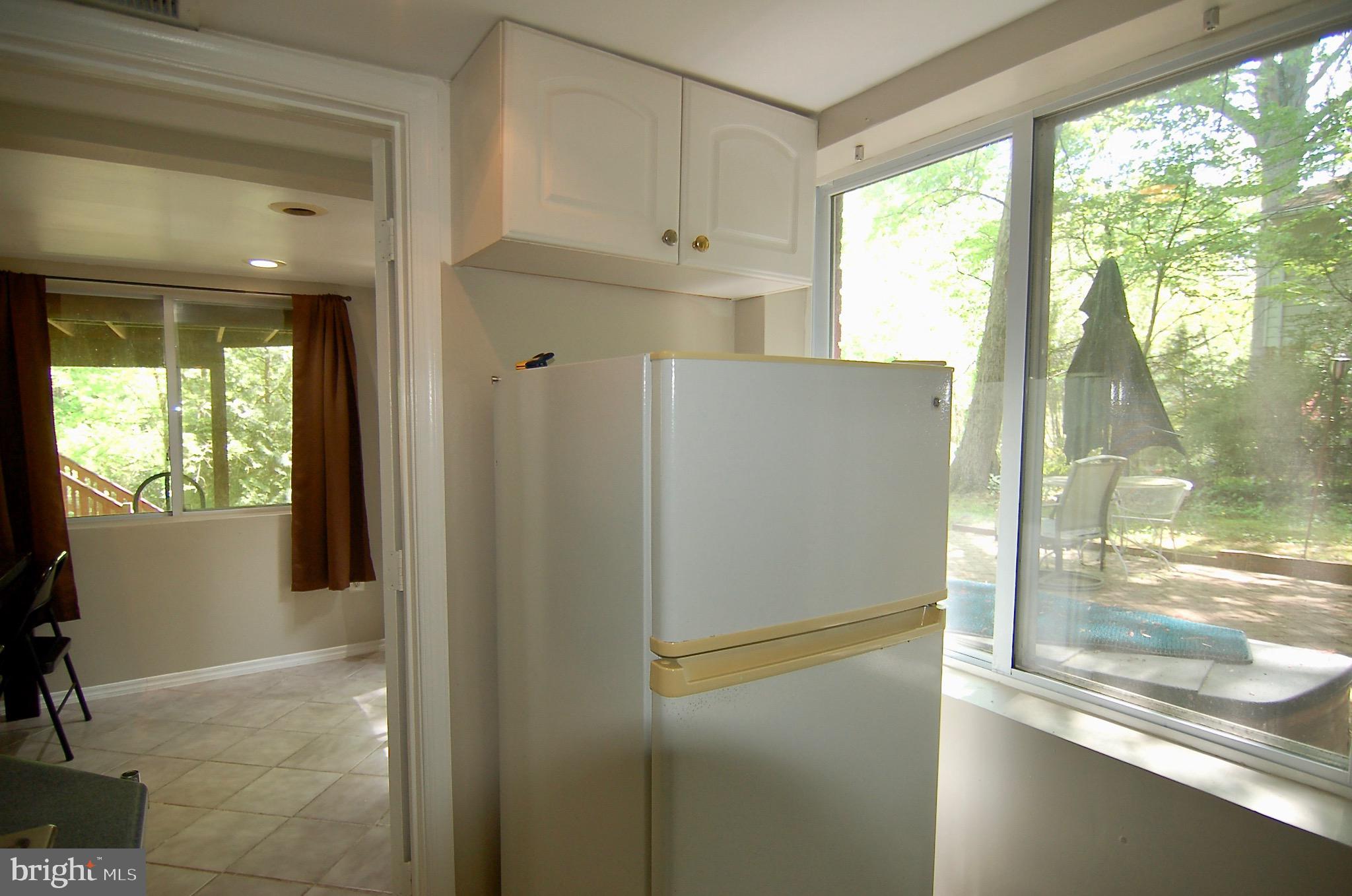 BROYHILL LANGLEY ESTATES - Residential Lease