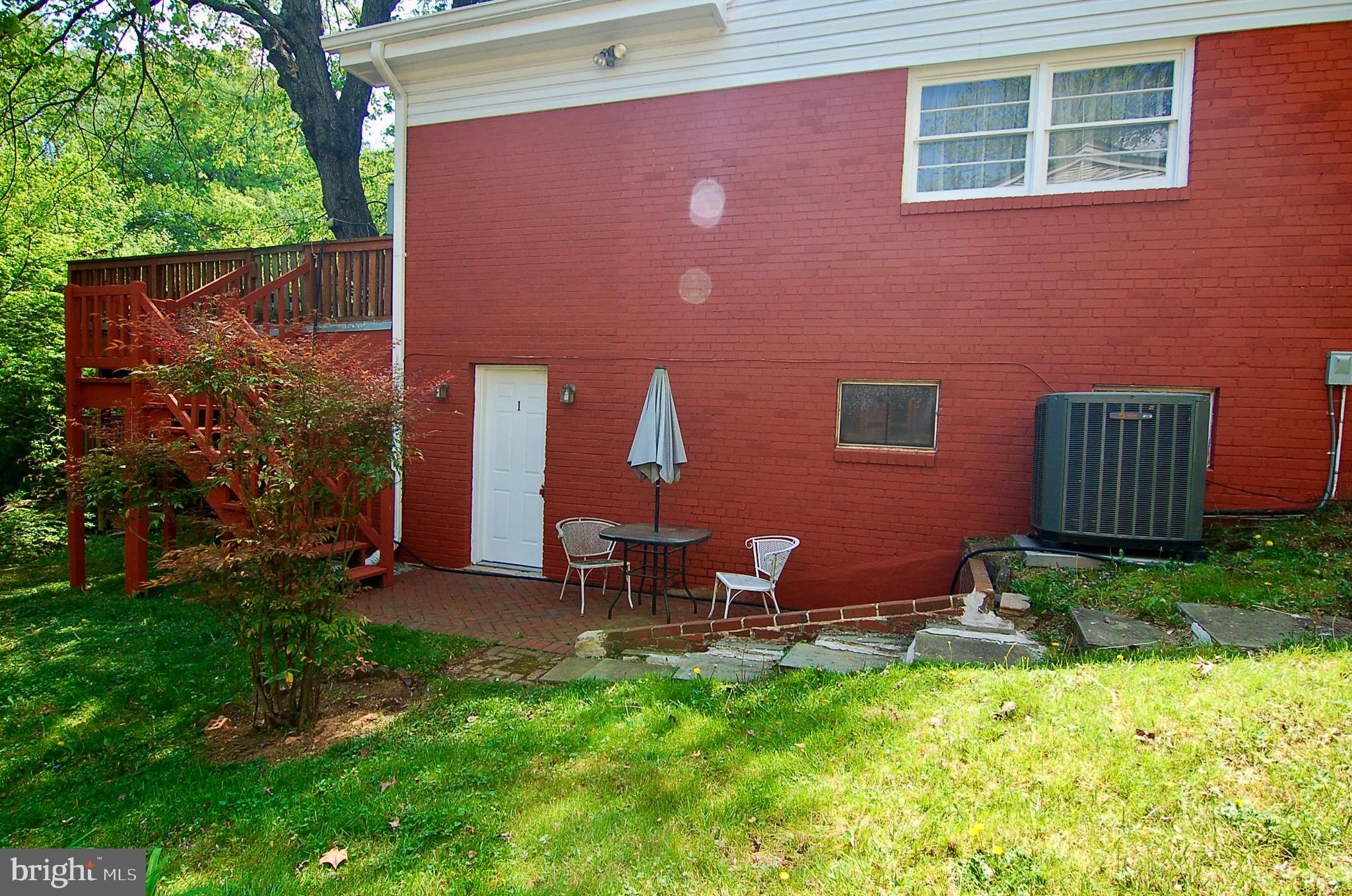 BROYHILL LANGLEY ESTATES - Residential Lease