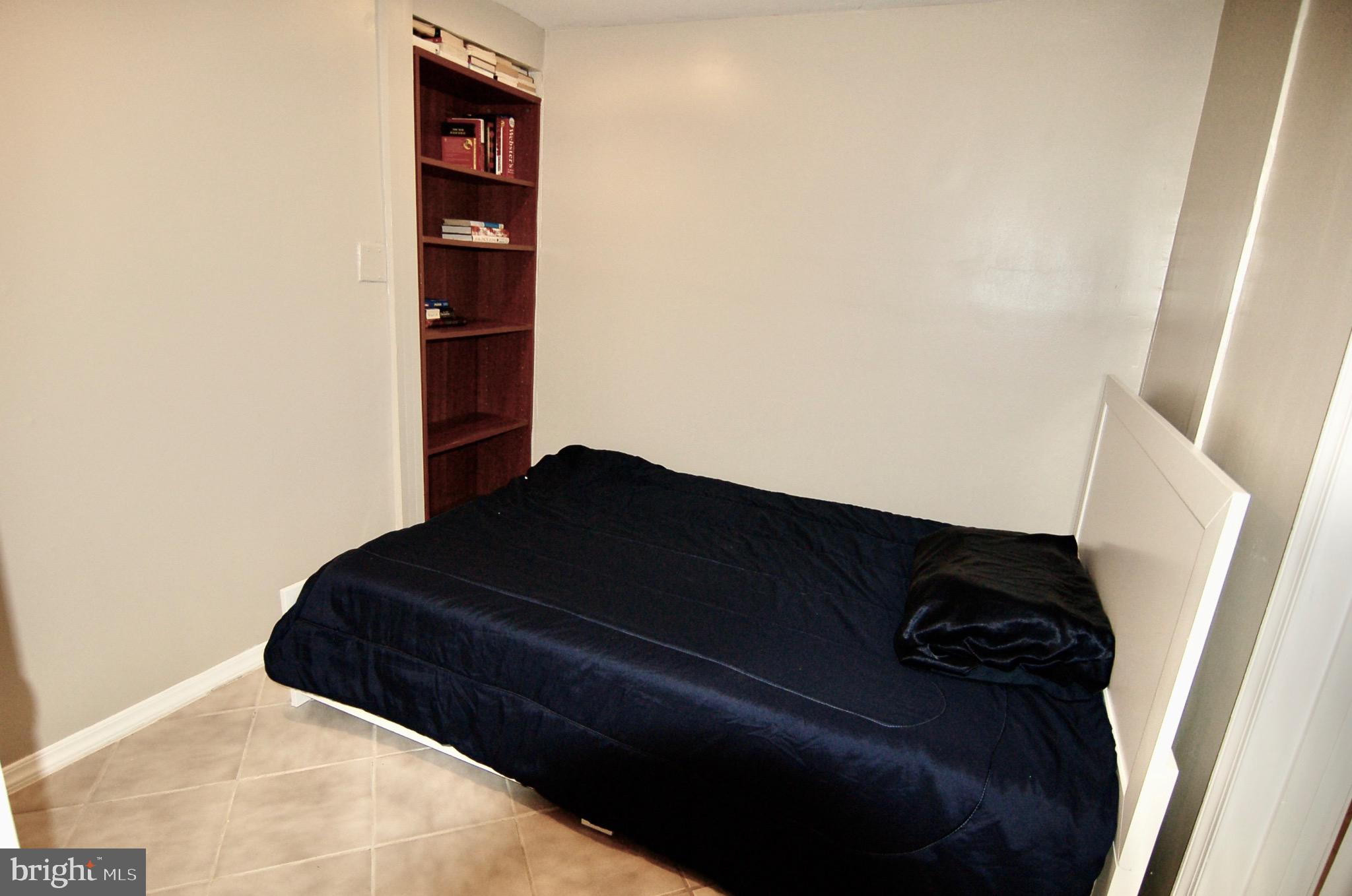 BROYHILL LANGLEY ESTATES - Residential Lease