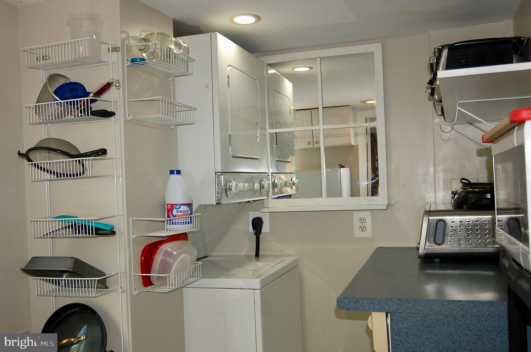 BROYHILL LANGLEY ESTATES - Residential Lease