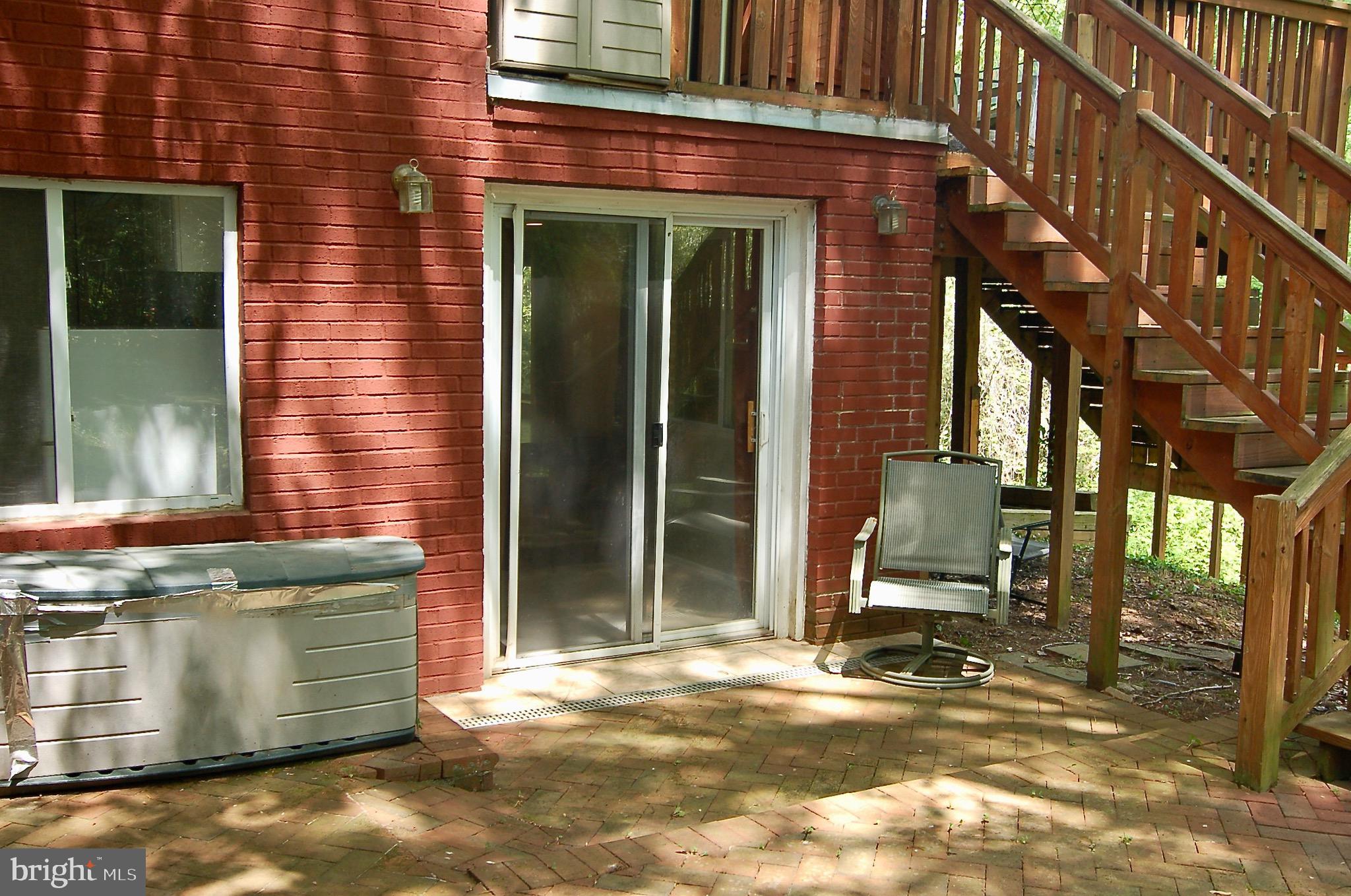 BROYHILL LANGLEY ESTATES - Residential Lease