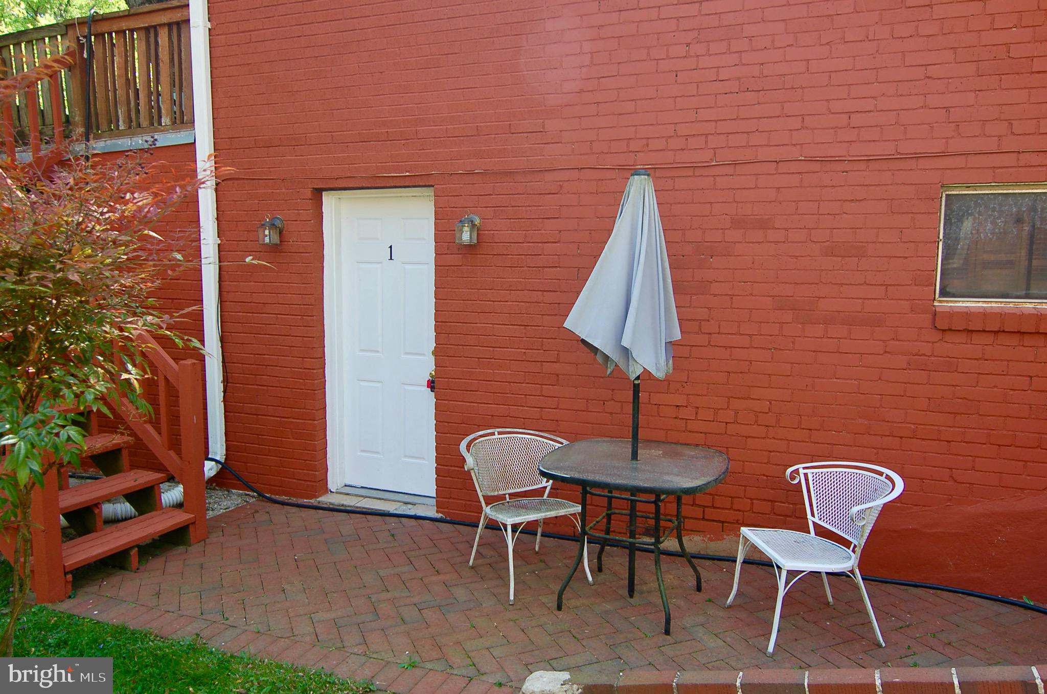 BROYHILL LANGLEY ESTATES - Residential Lease