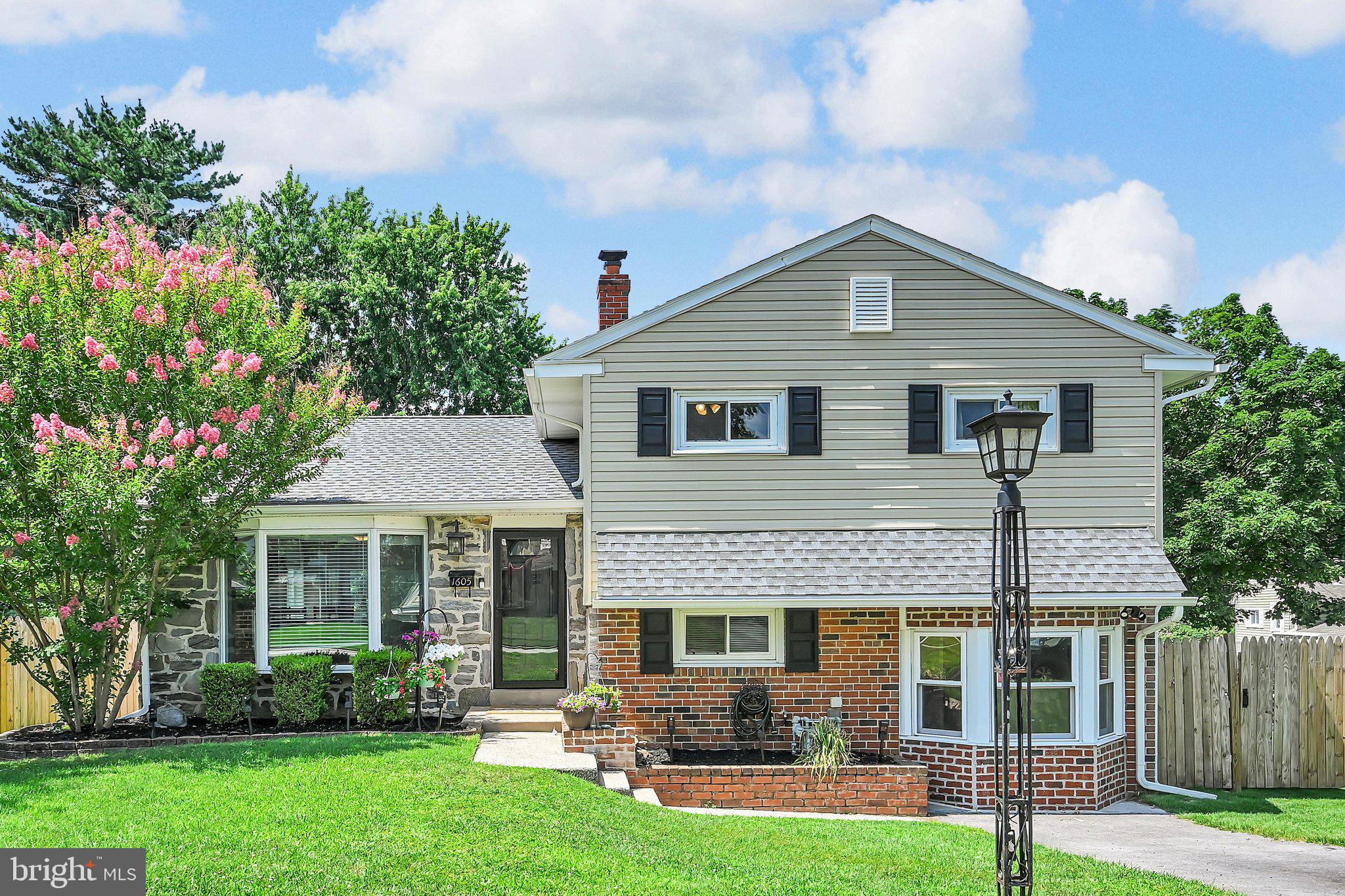 1605 ROSE GLEN ROAD