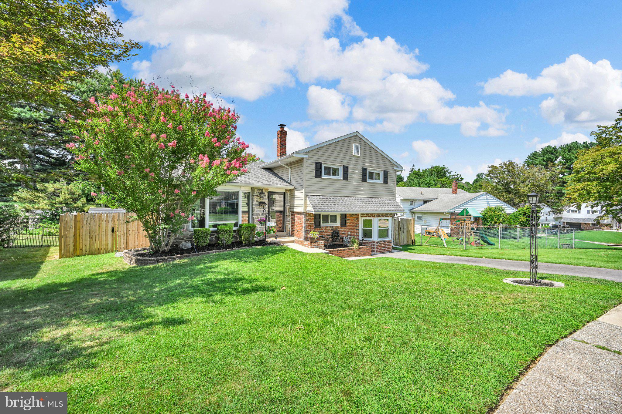 1605 ROSE GLEN ROAD