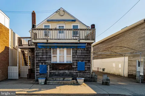 827 N Bay Avenue, Beach Haven, NJ MLS: NJOC2032070