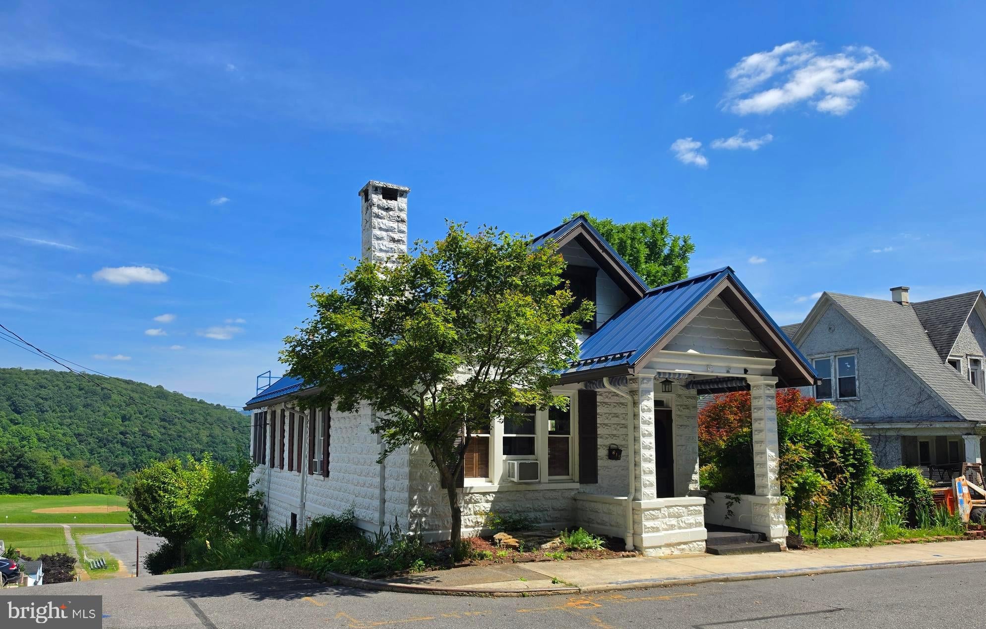 615 PIEDMONT AVENUE