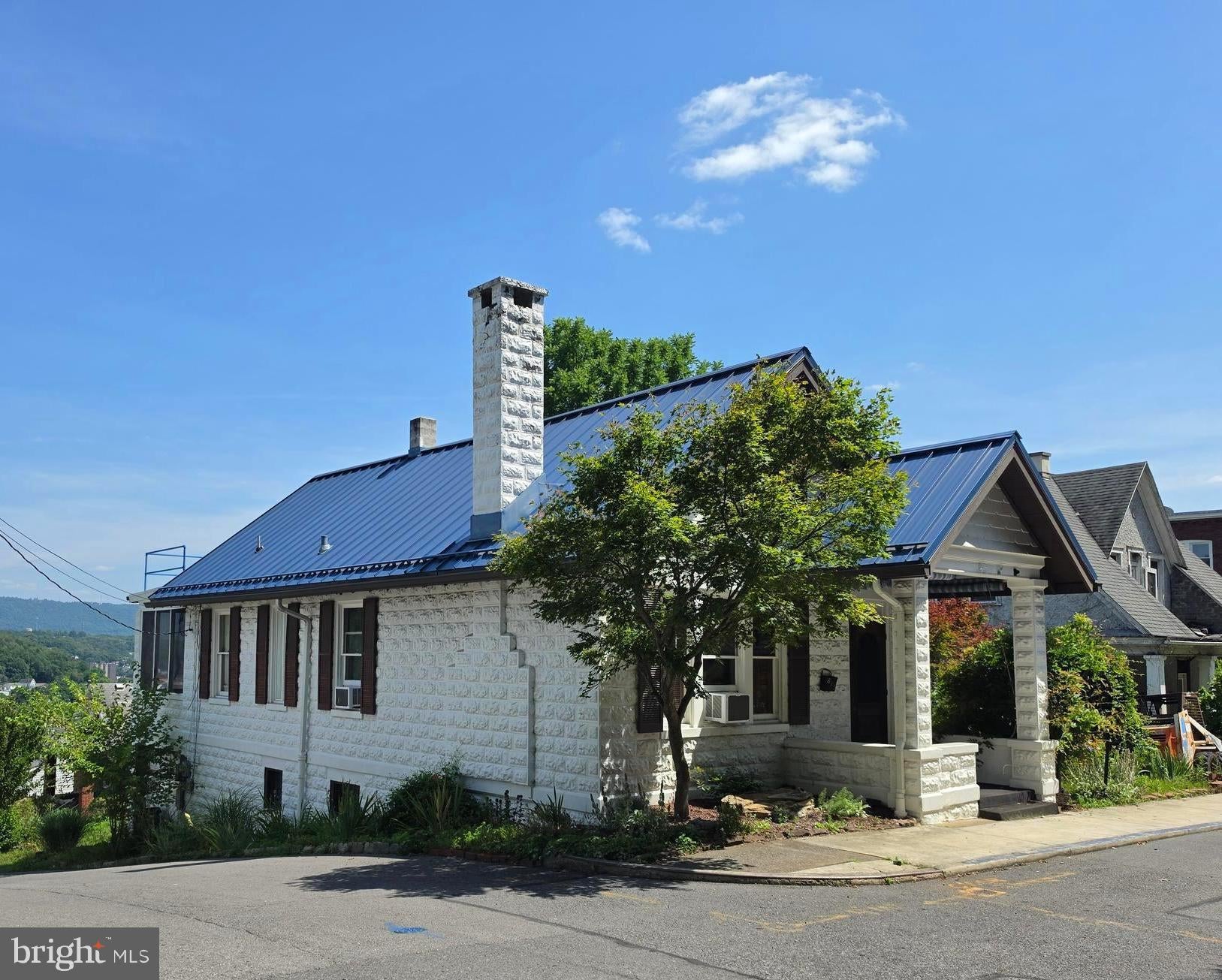 615 PIEDMONT AVENUE