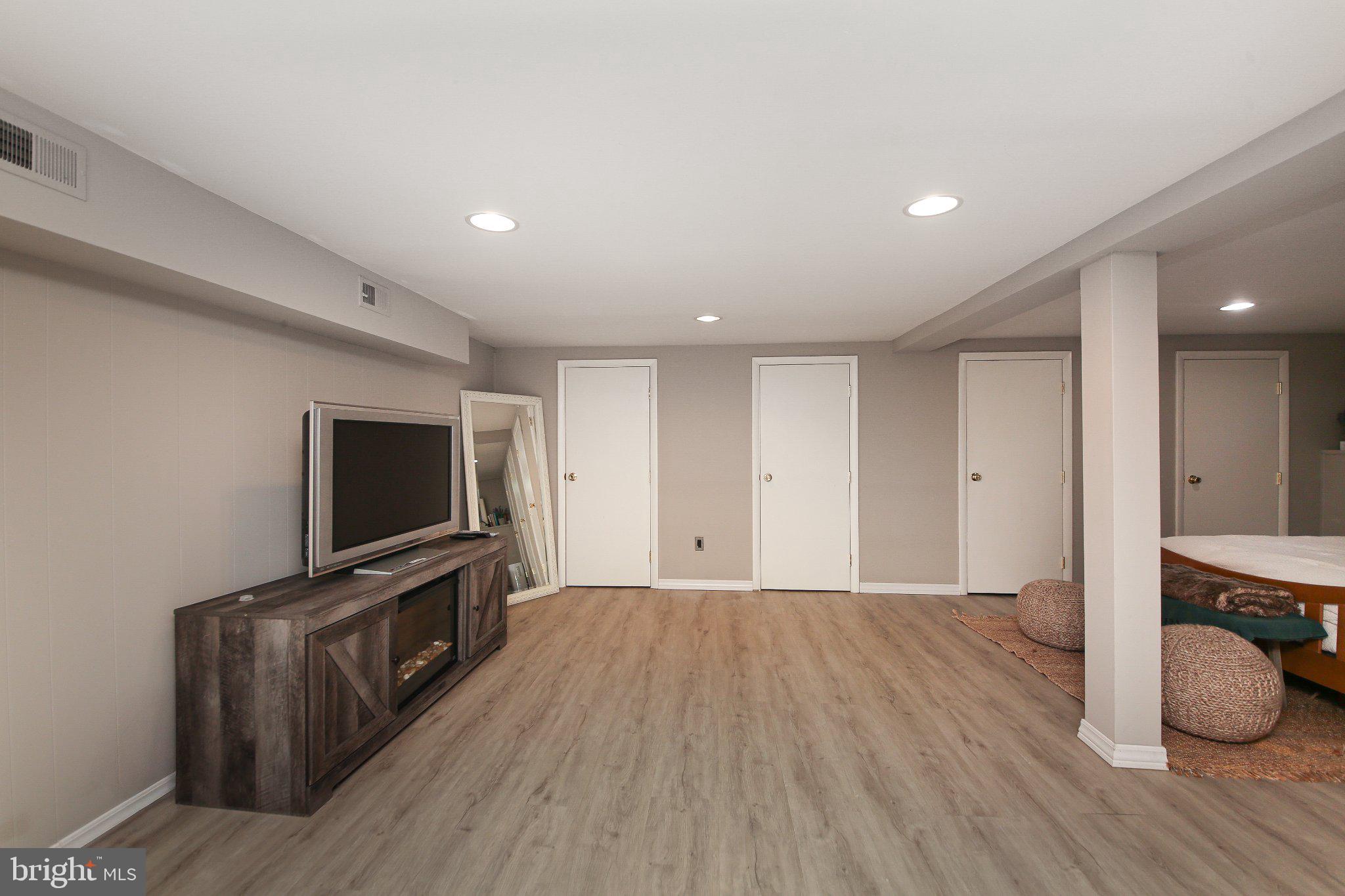 DOYLESTOWN COMMONS - Residential