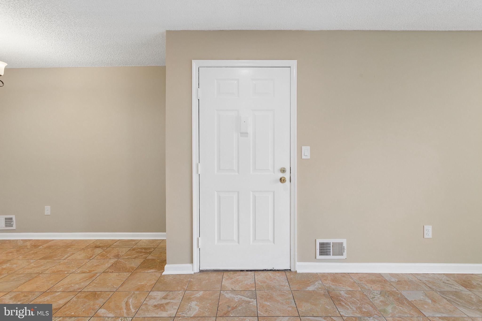 10 VOSCEK COURT