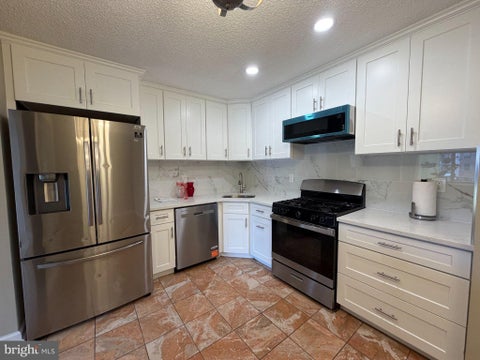 Condo For Sale - 10 Voscek Court<br/> LAWRENCE, NJ 08648