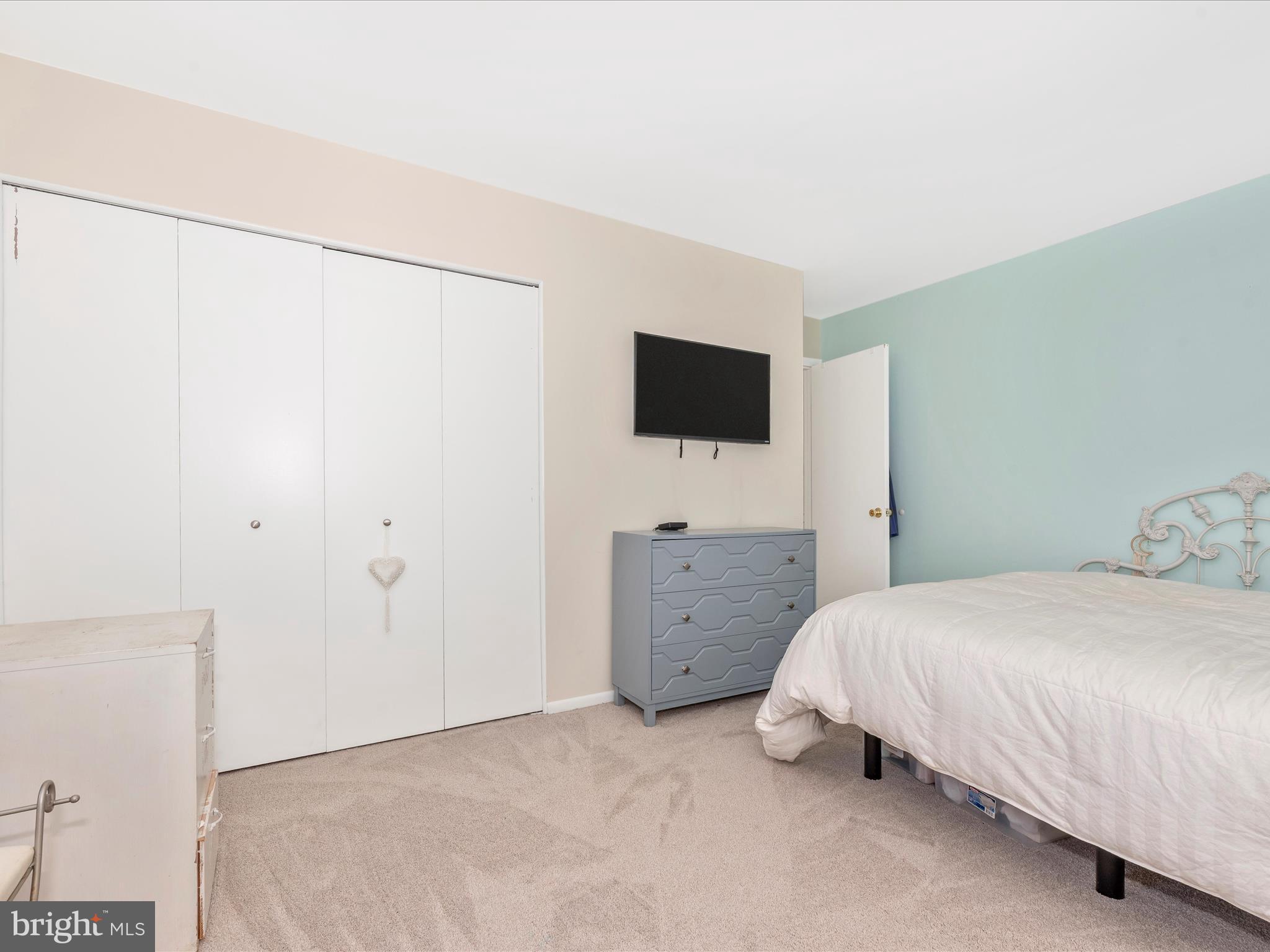 MOUNTAIN VILLAGE - Residential