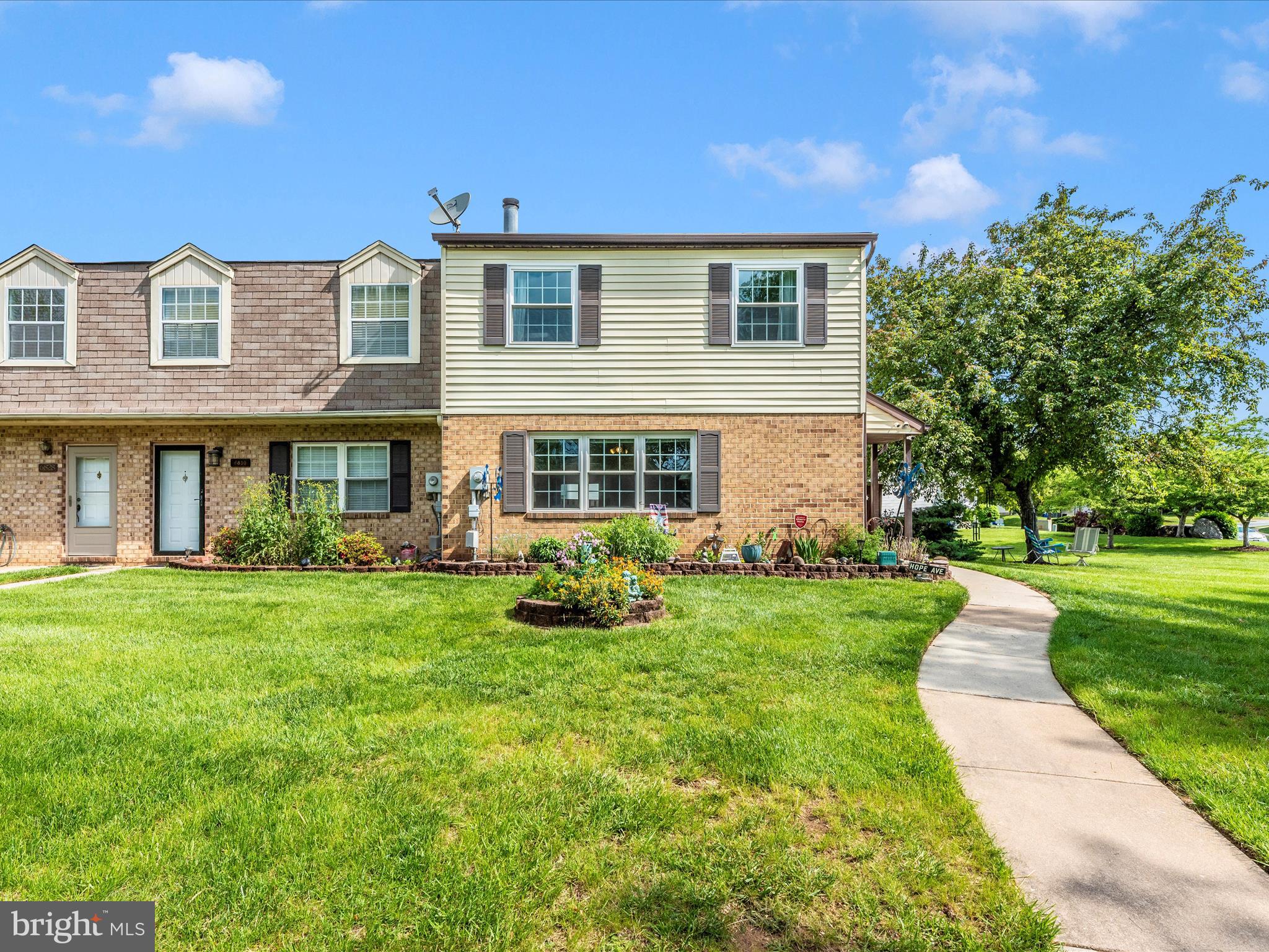 MOUNTAIN VILLAGE - Residential